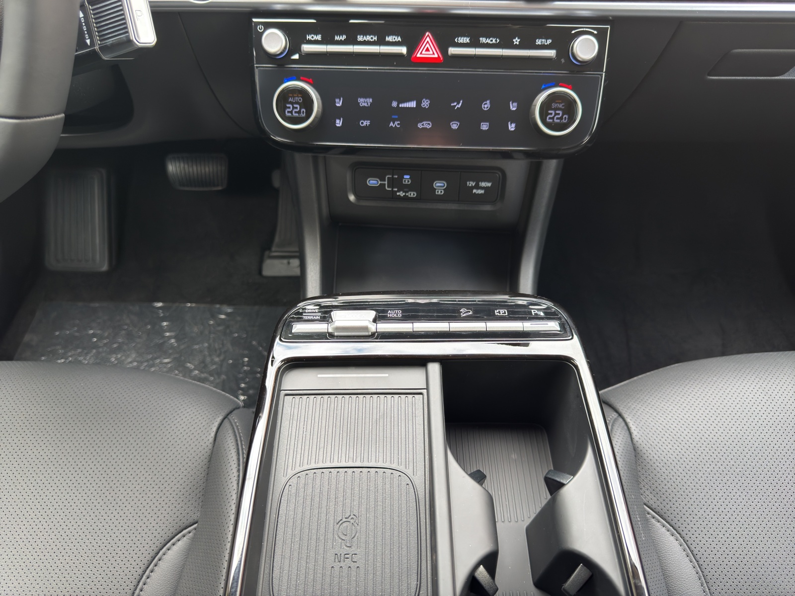 HYUNDAI Tucson 1.6 T-GDi HEV Vertex Swiss Edition 4WD MY27-image-9