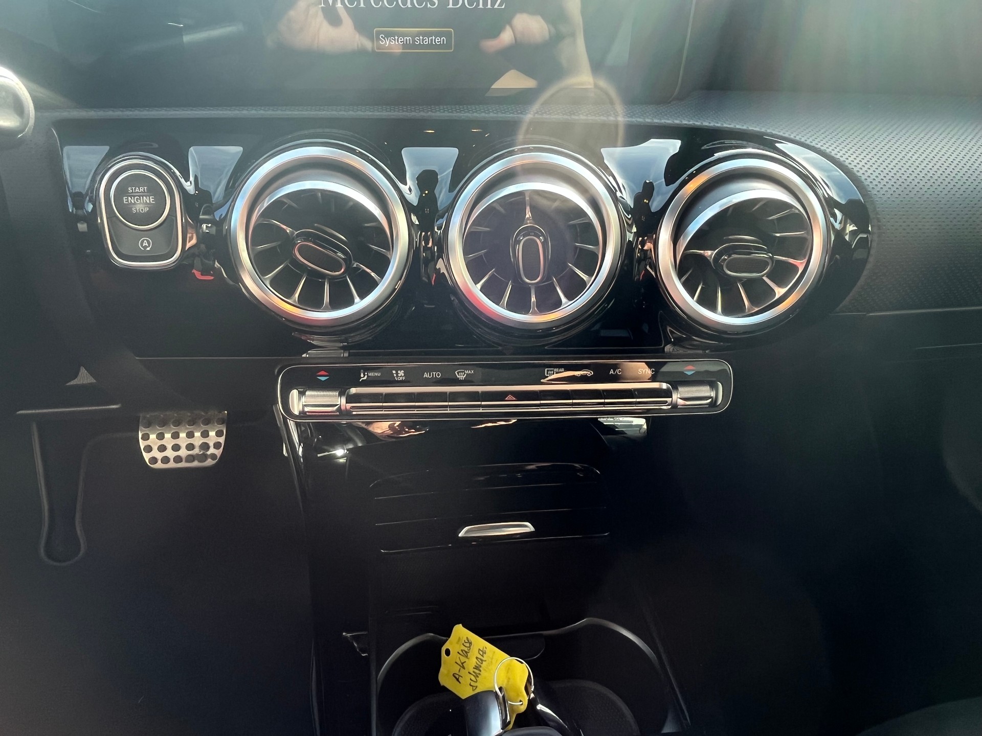 MERCEDES-BENZ A 180 Night Star AMG Line 7G-DCT (CH)-image-9