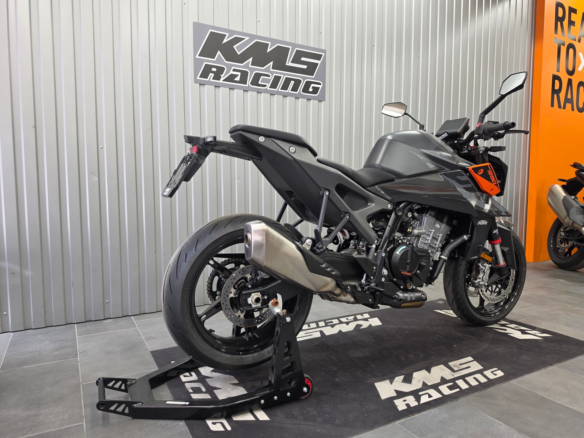 KTM 990 Duke-image-1