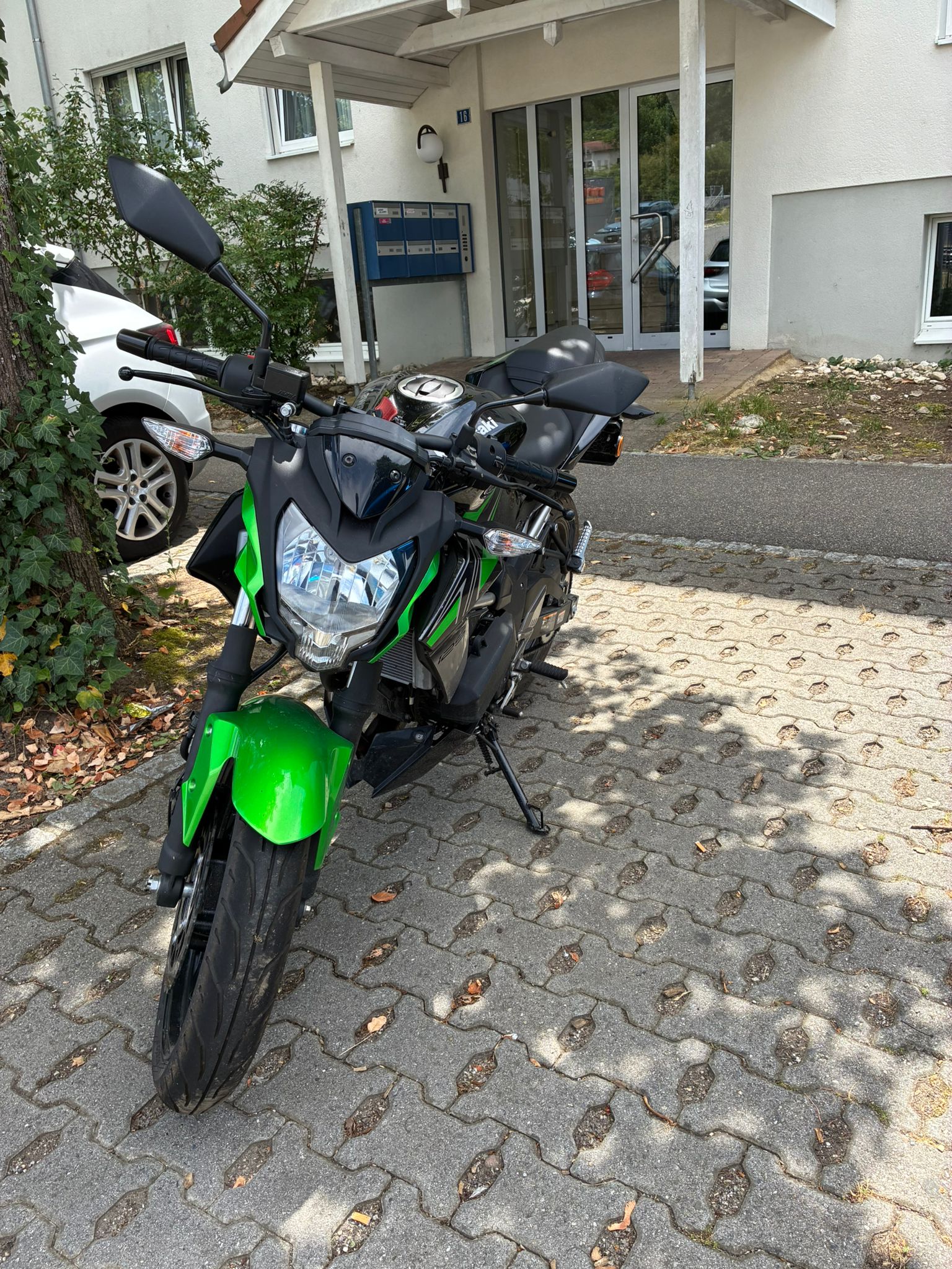 KAWASAKI Z 125-image-0