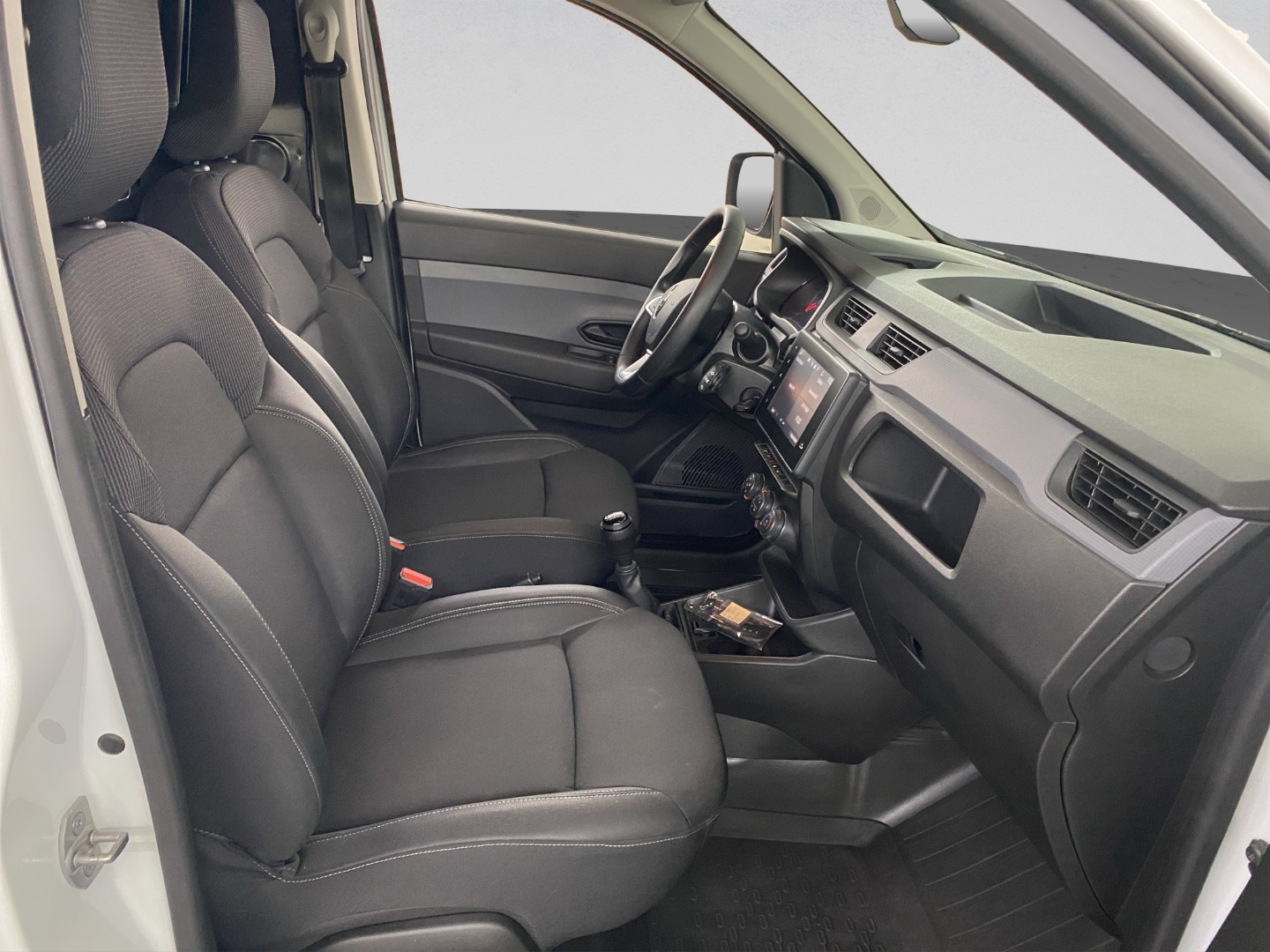 RENAULT Express 1.3TCe 100 PF Advance-image-17