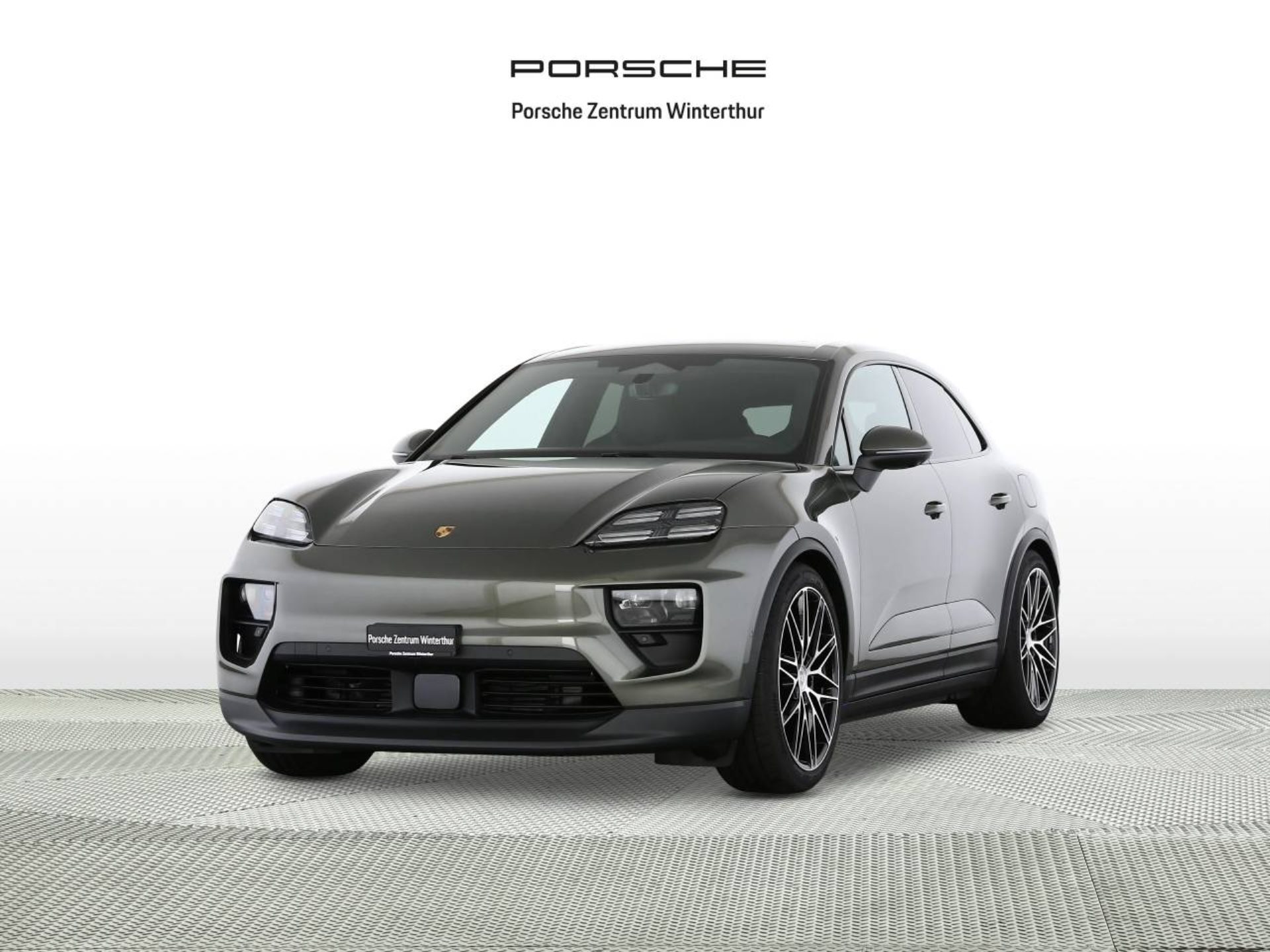PORSCHE Macan 4