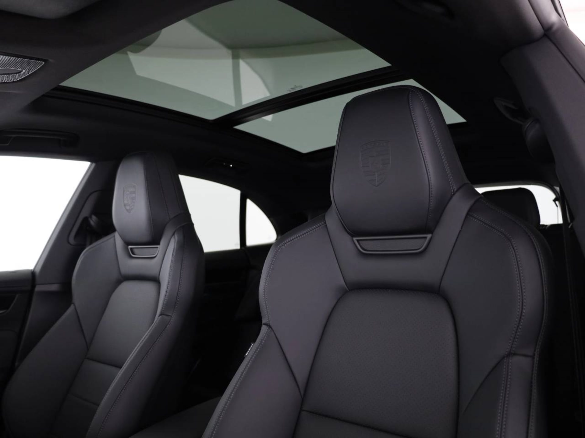 PORSCHE Macan 4-image-14