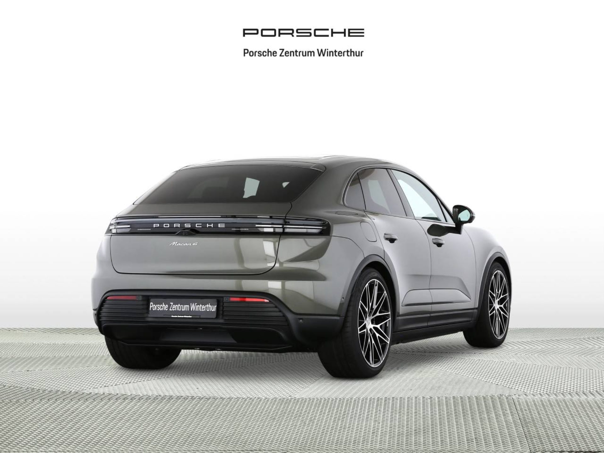 PORSCHE Macan 4-showroom-element-2