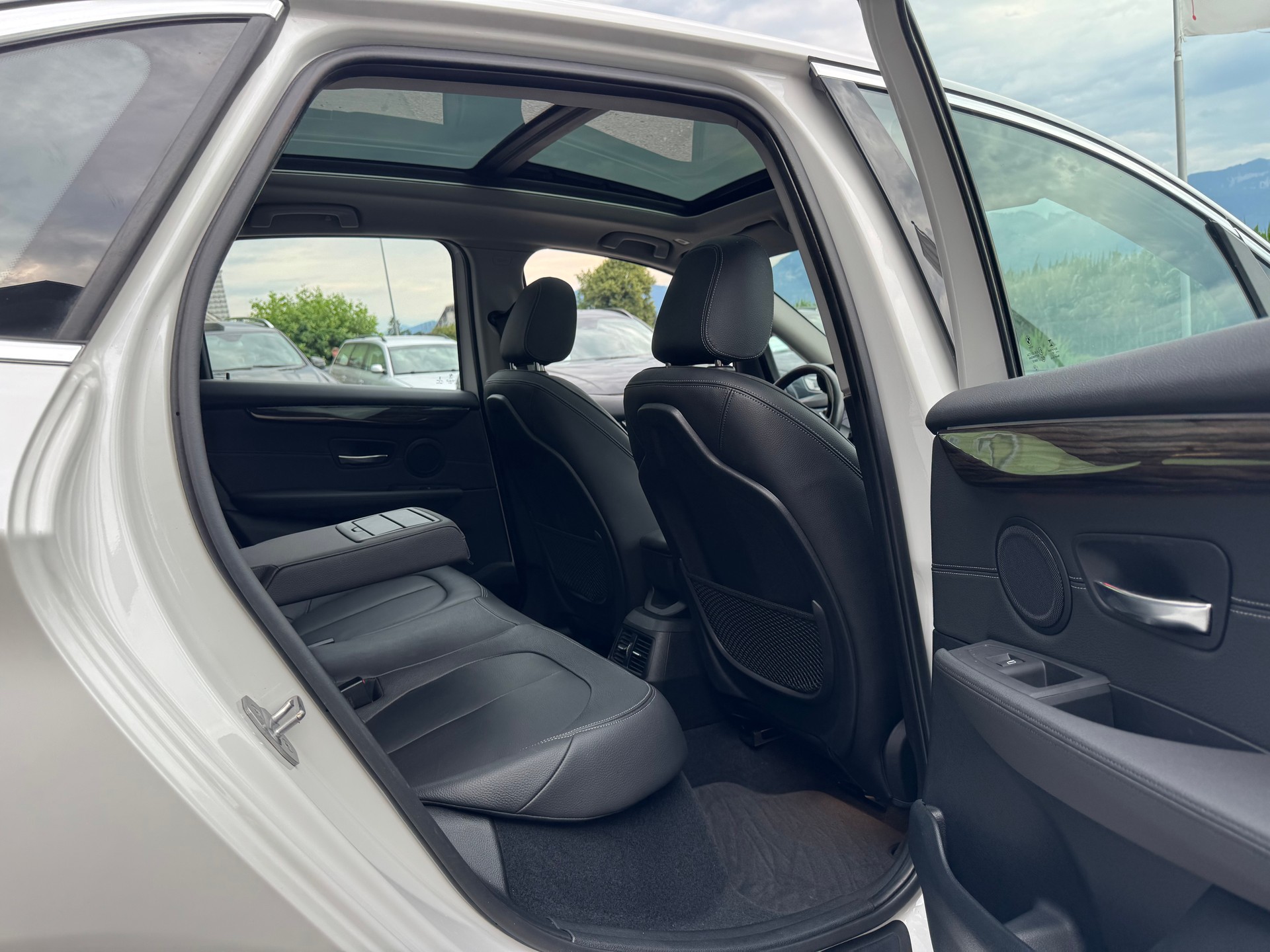 BMW 225xe iPerformance Active Tourer Steptronic Luxury Line-image-10