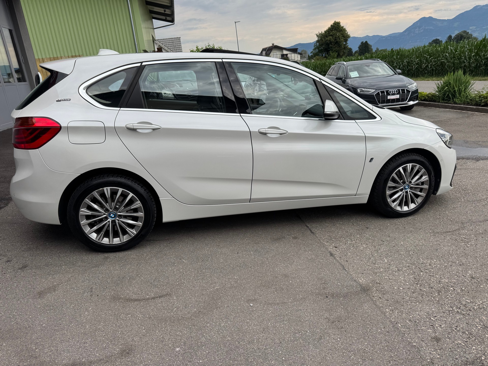 BMW 225xe iPerformance Active Tourer Steptronic Luxury Line-image-8