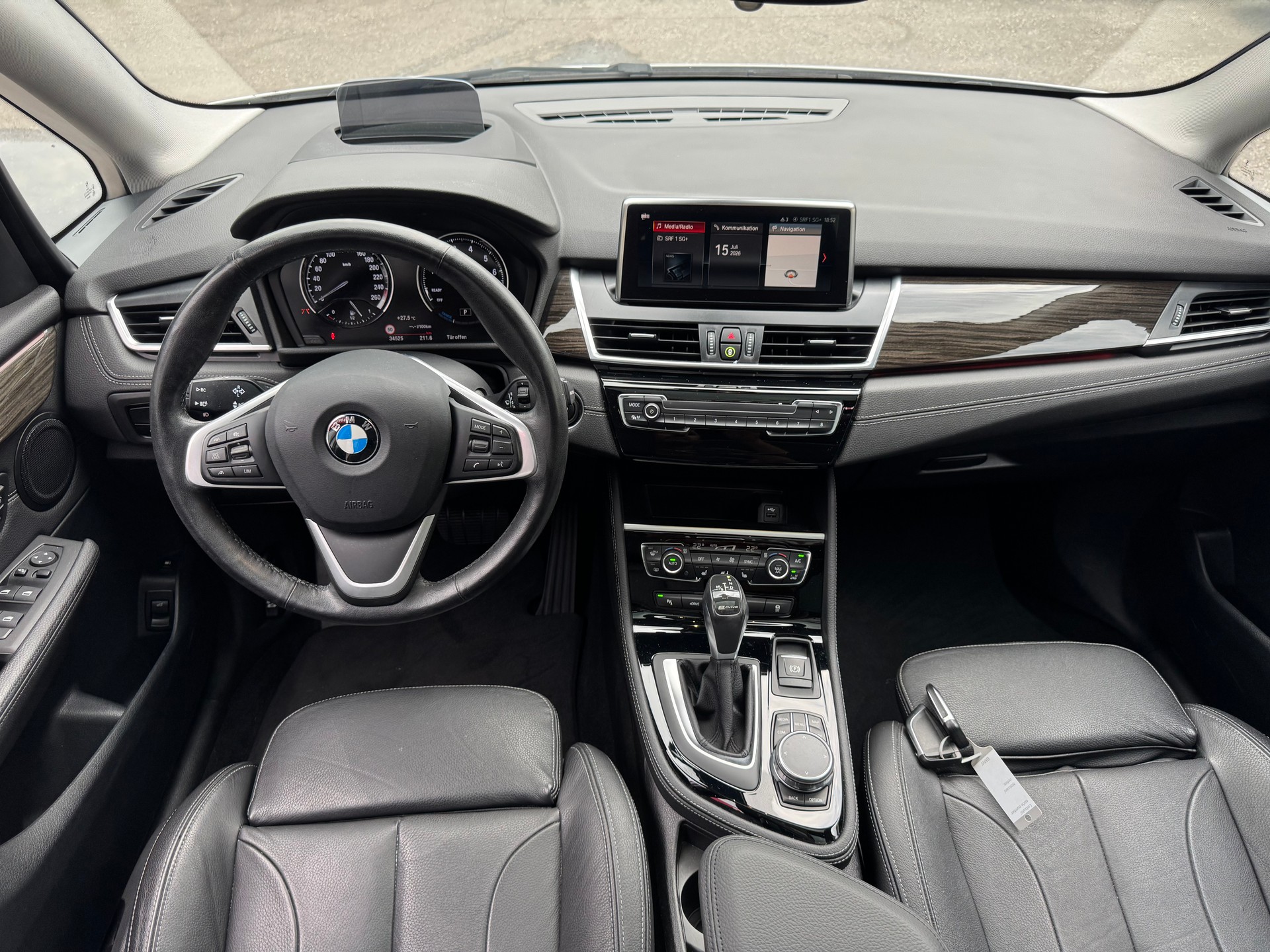 BMW 225xe iPerformance Active Tourer Steptronic Luxury Line-image-14