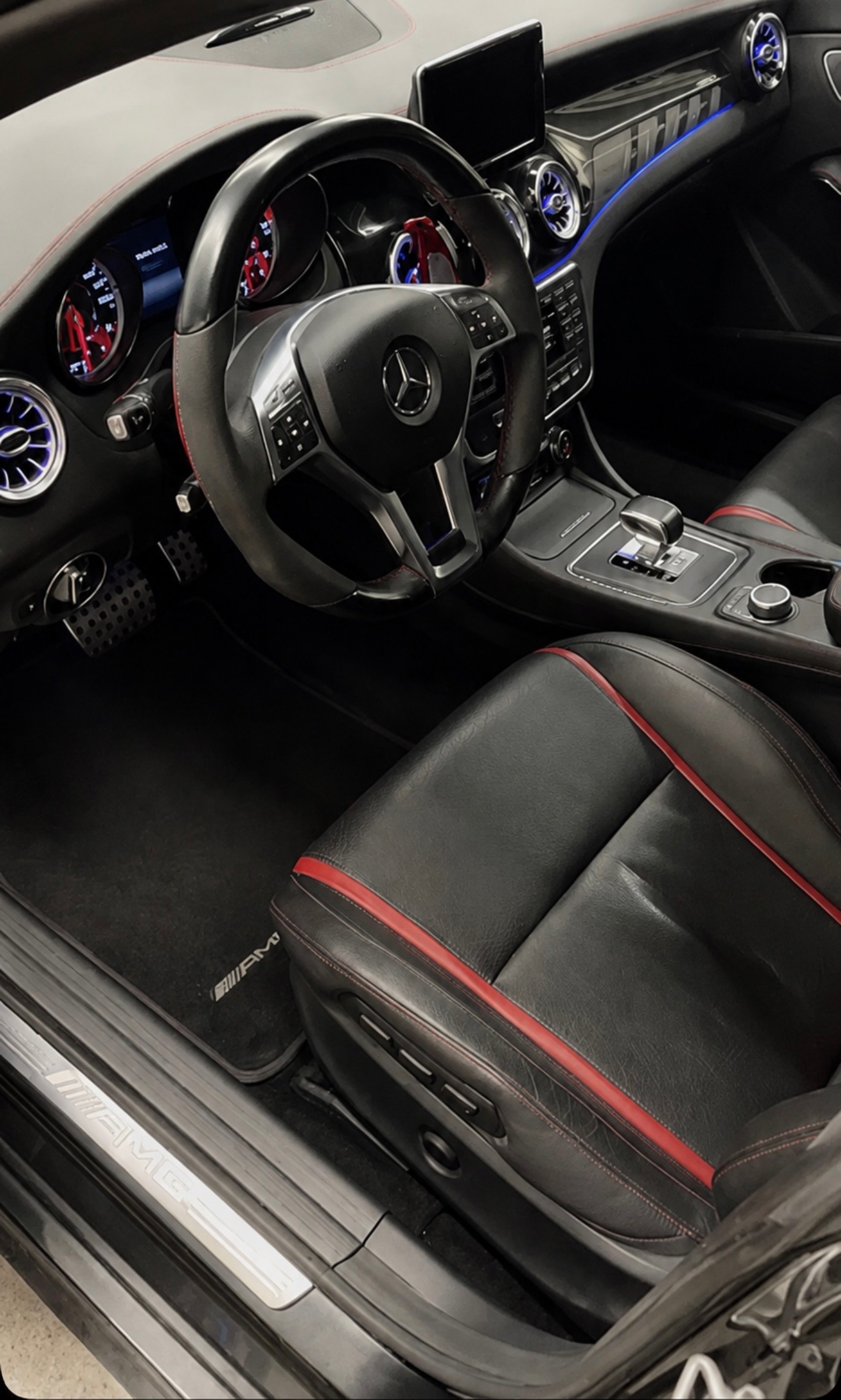MERCEDES-BENZ CLA 45 AMG 4m-image-5
