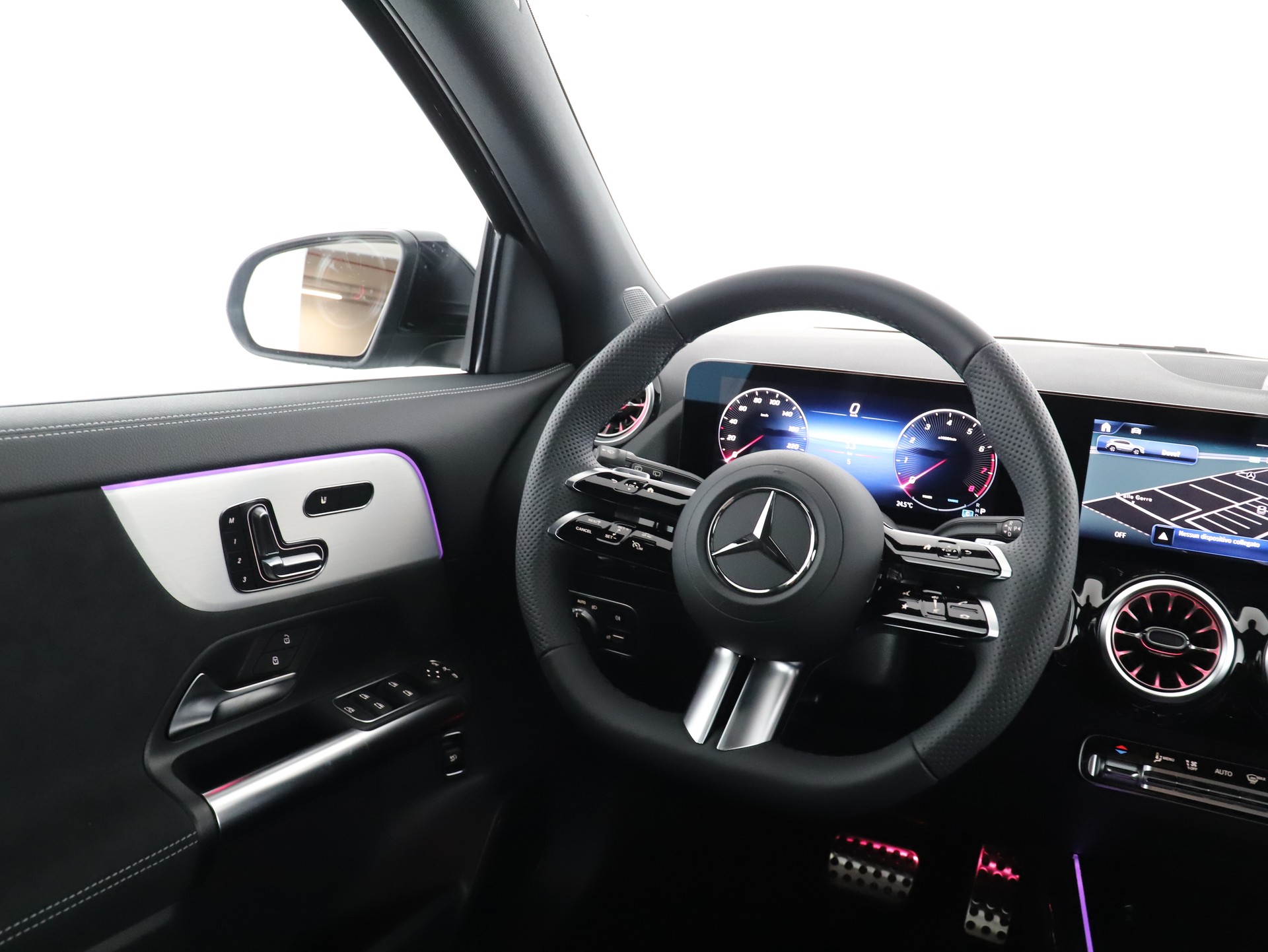 MERCEDES-BENZ GLA 200 Night Star 7G-D-image-13