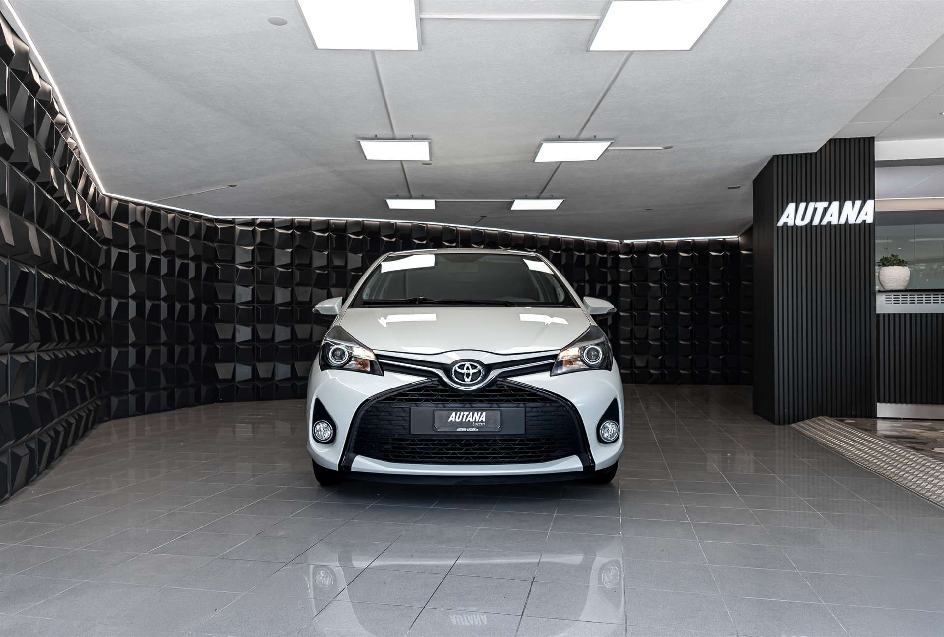 TOYOTA Yaris 1.33 Sol Premium Multidrive S-showroom-element-3