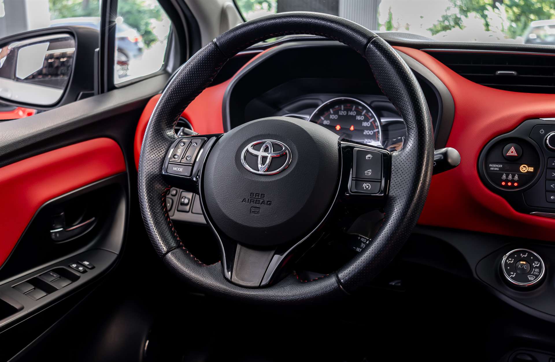 TOYOTA Yaris 1.33 Sol Premium Multidrive S-image-6
