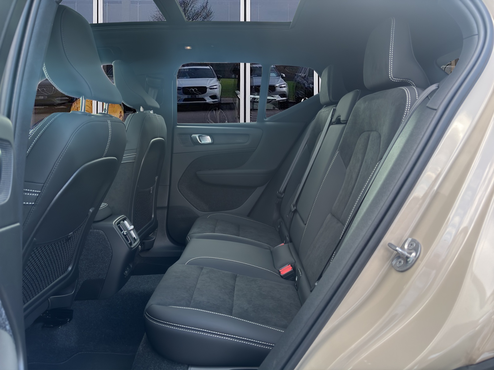 VOLVO EX40 Twin Performance Ultra AWD-image-12