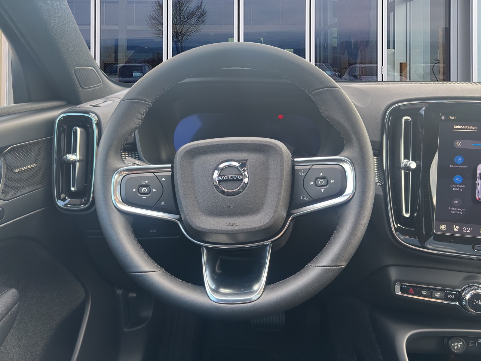 VOLVO EX40 Twin Performance Ultra AWD-image-10