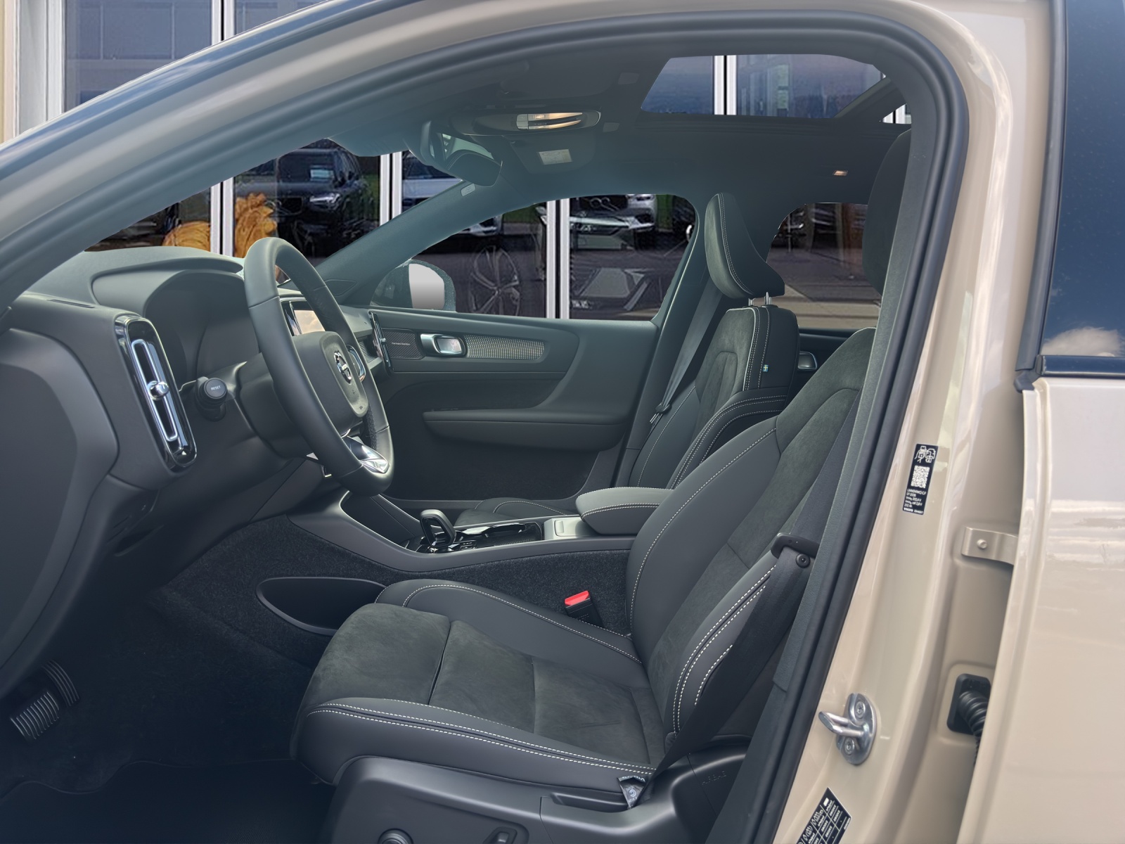 VOLVO EX40 Twin Performance Ultra AWD-image-7