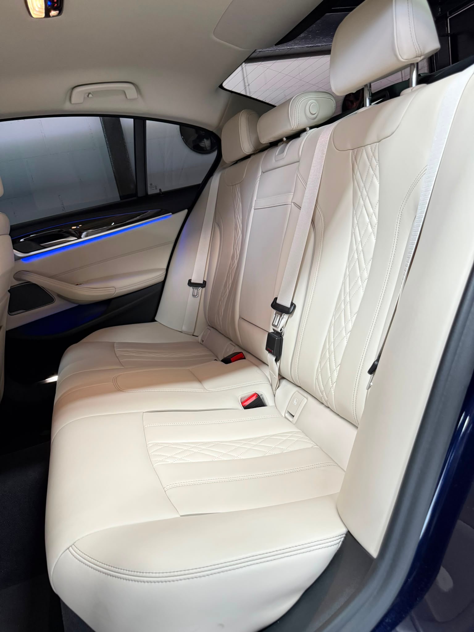 BMW 520d xDrive 48V Steptronic-image-14