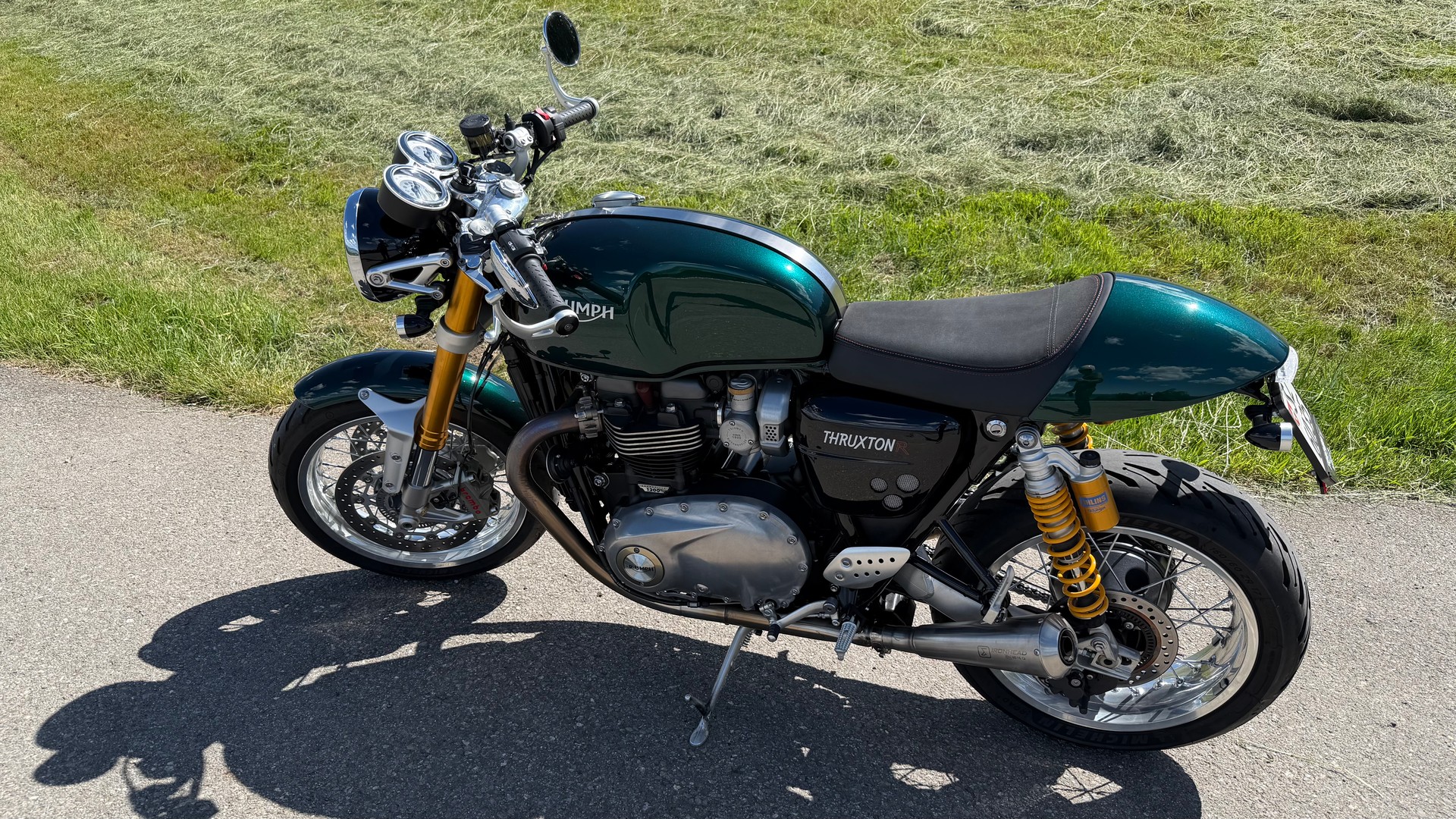 TRIUMPH Thruxton R 1200 I ABS mit Sonderlackierung-image-0