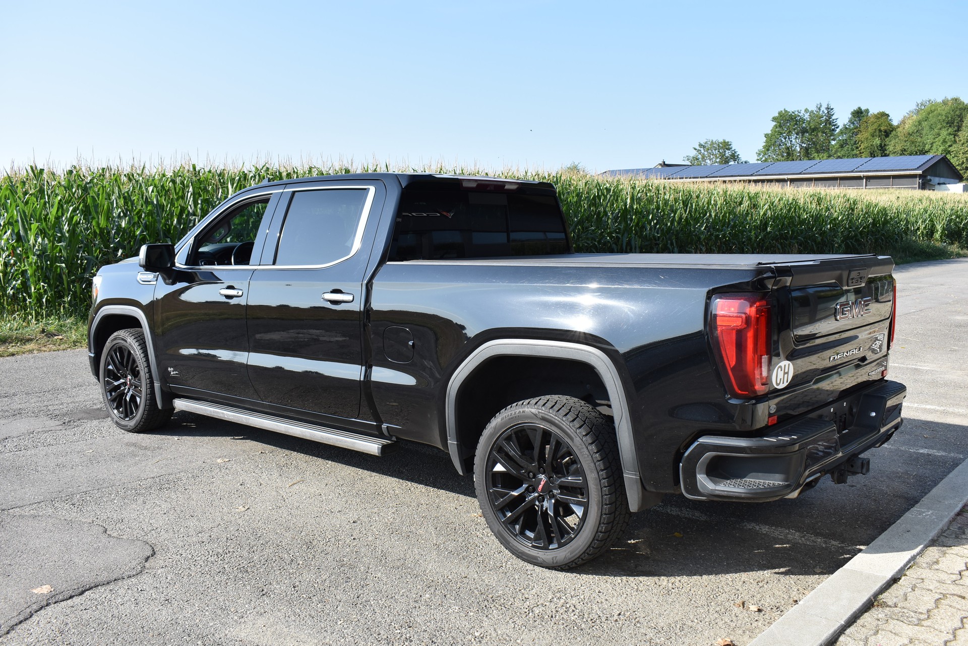 GMC Sierra Denali-image-4