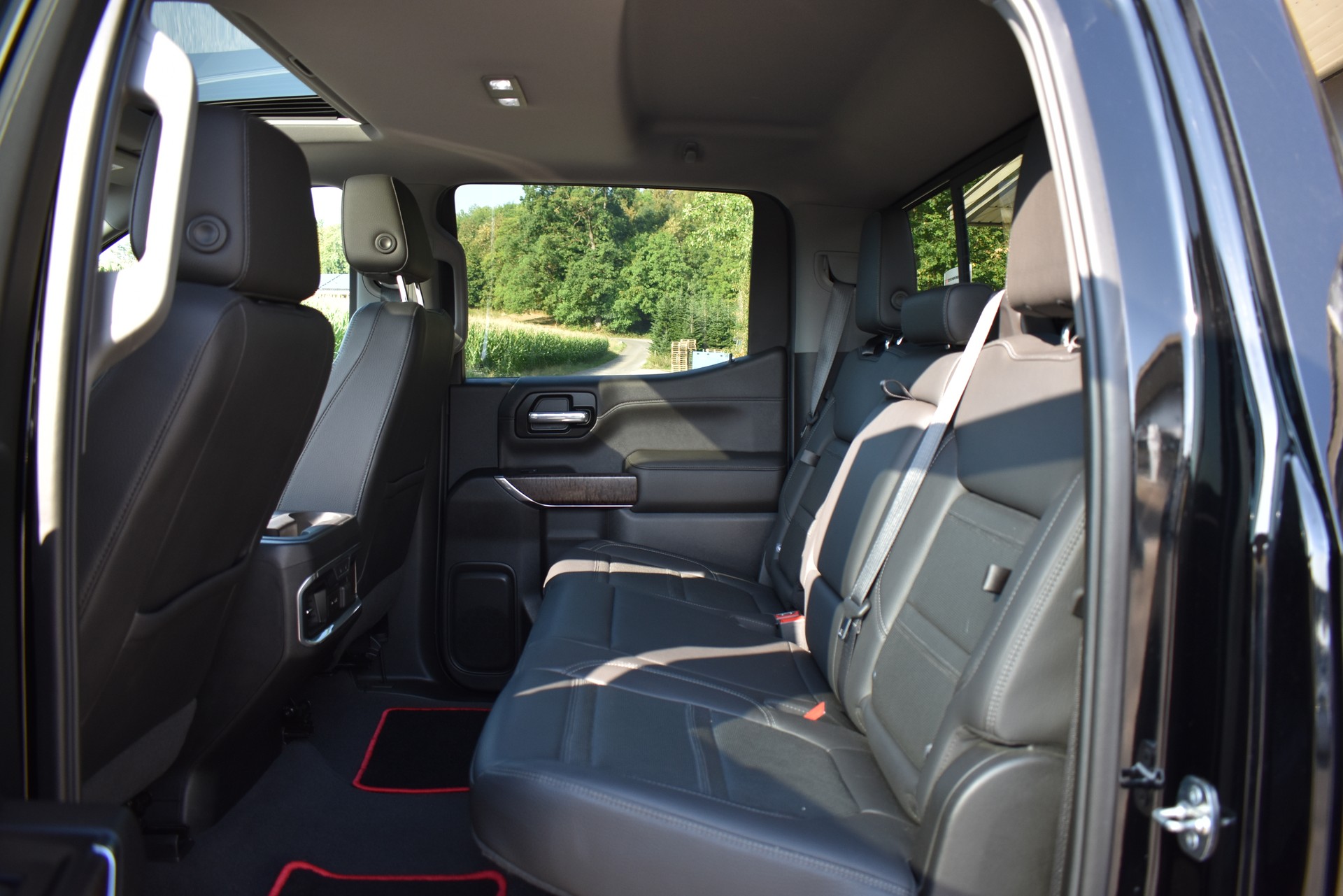 GMC Sierra Denali-image-7
