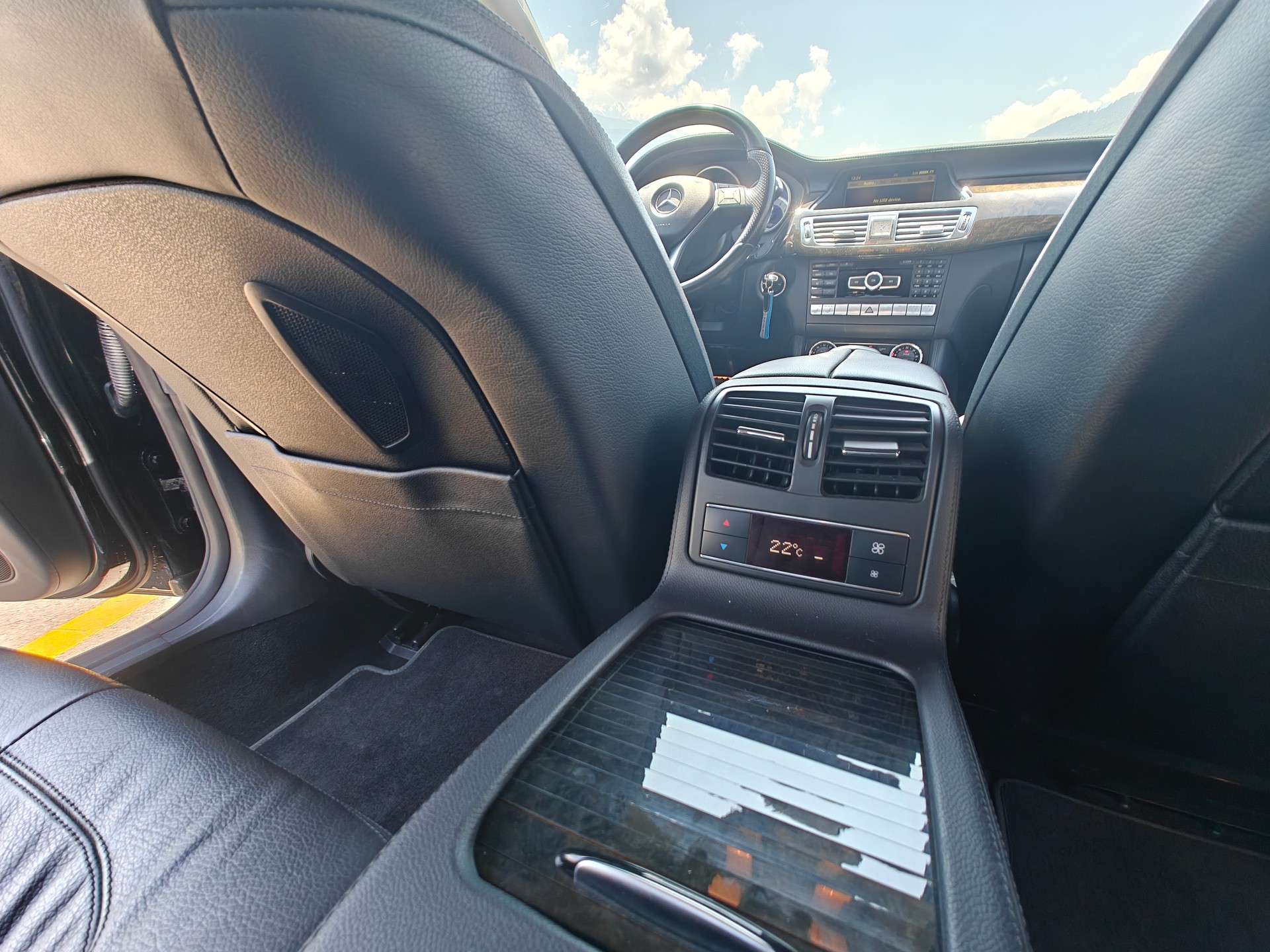 MERCEDES-BENZ CLS 500 V8 BlueEF 4matic-image-8