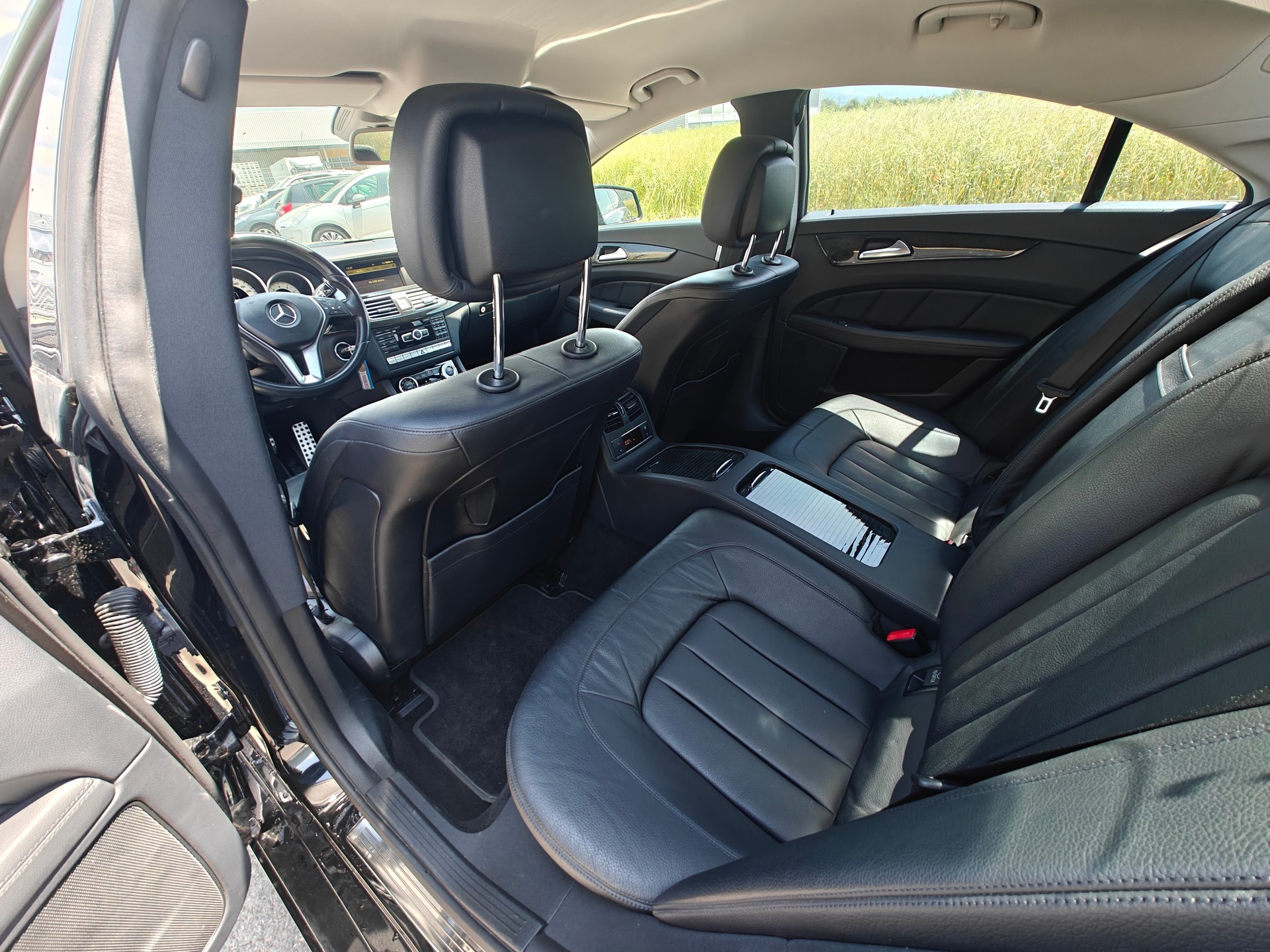 MERCEDES-BENZ CLS 500 V8 BlueEF 4matic-image-6