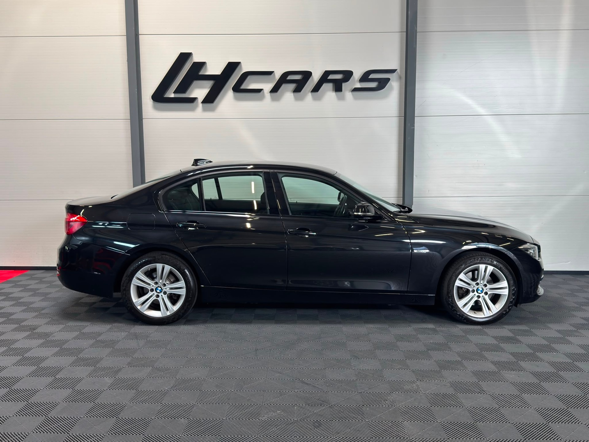 BMW 320d xDrive SAG Sportline-image-4