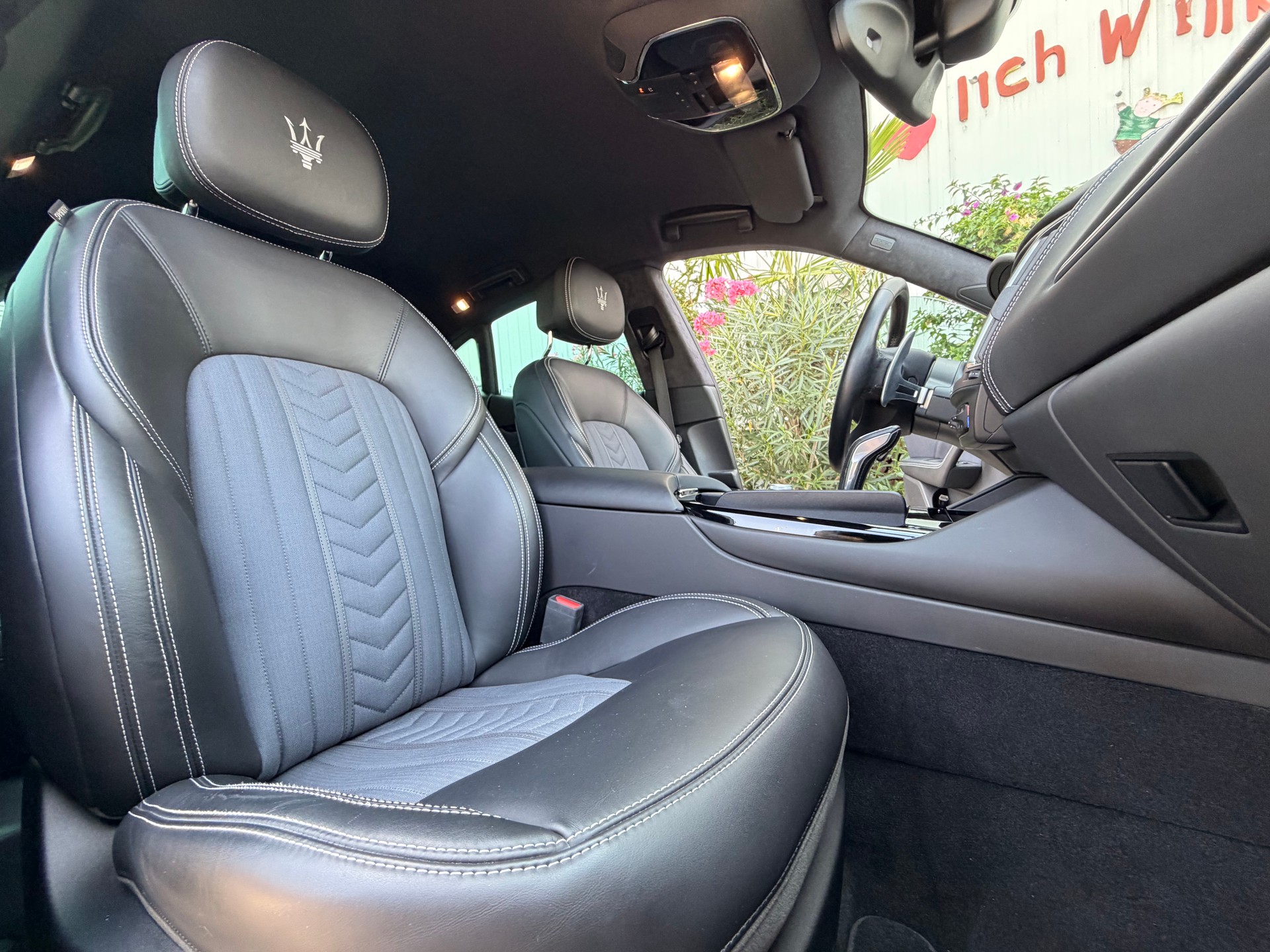 MASERATI Levante 3.0 V6 GranLusso Automatica-image-13