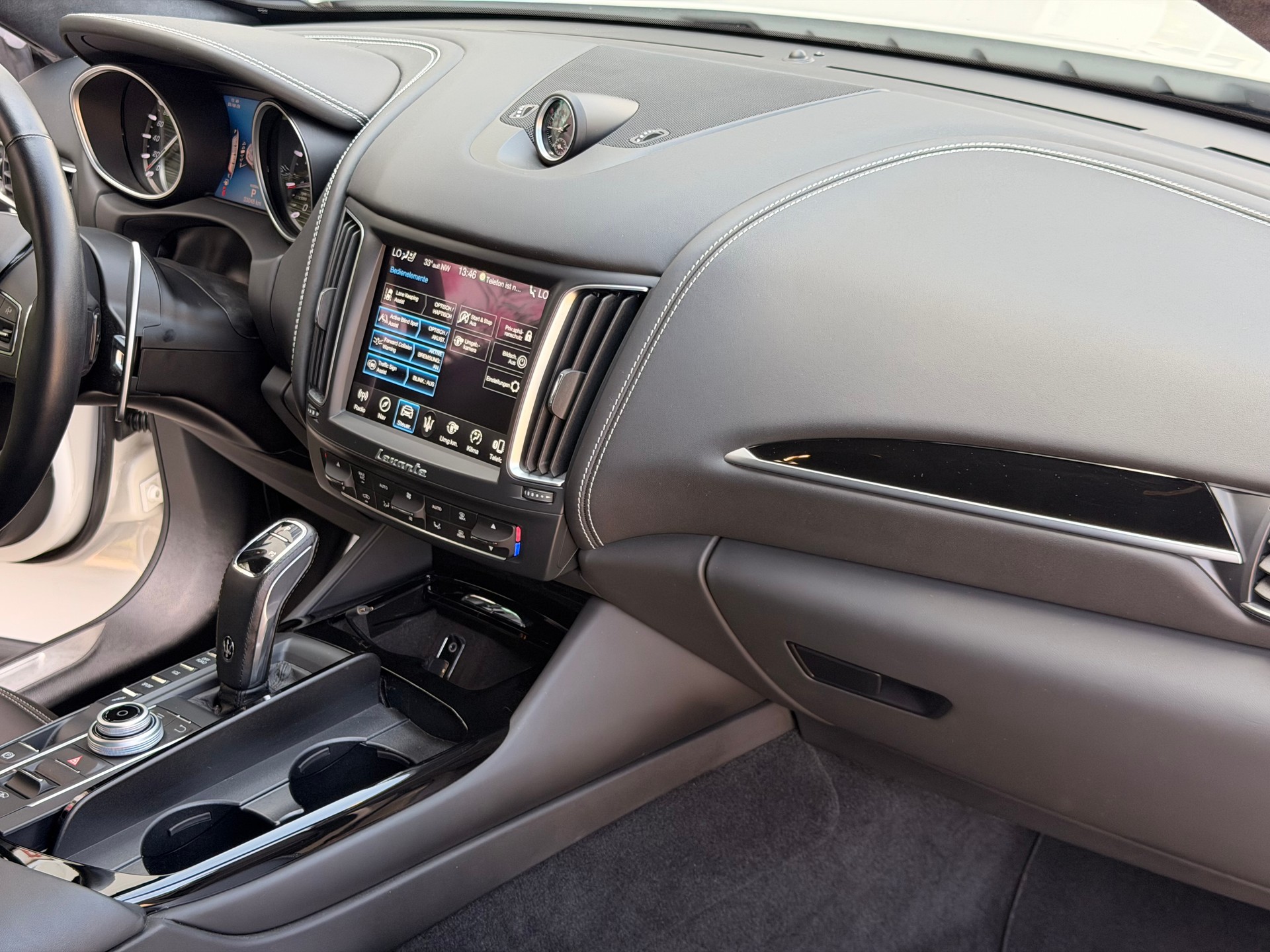 MASERATI Levante 3.0 V6 GranLusso Automatica-image-14