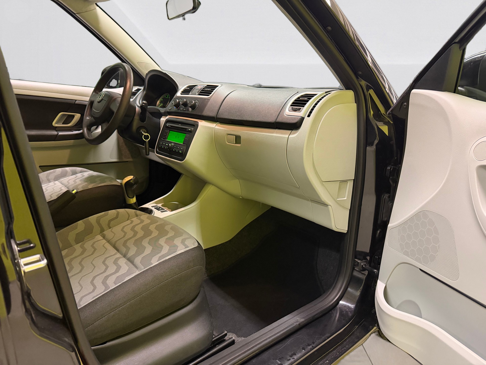 SKODA Fabia 1.2 Entry-showroom-element-3