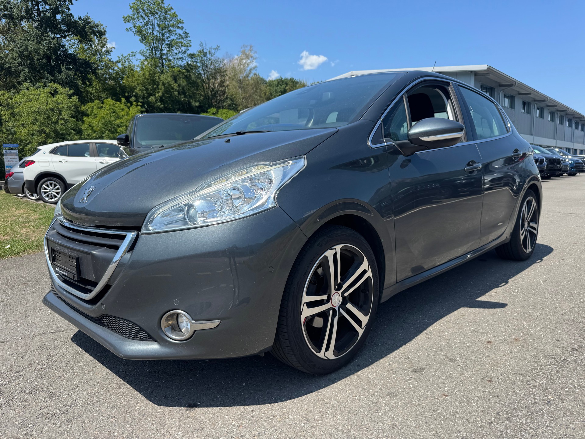 PEUGEOT 208 1.2 THP Allure