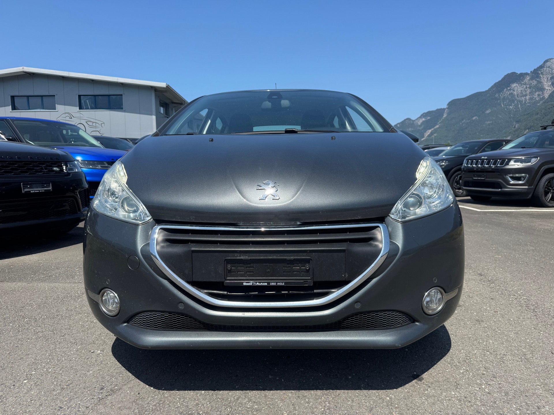 PEUGEOT 208 1.2 THP Allure-showroom-element-2