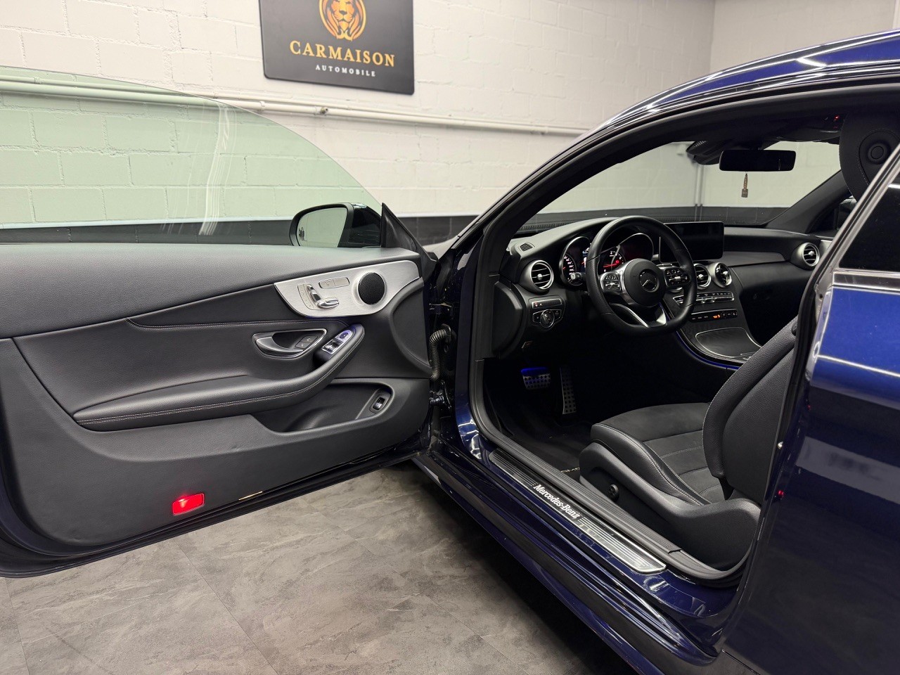 MERCEDES-BENZ C 300 Coupé 4Matic AMG Line 9G-tronic-image-10