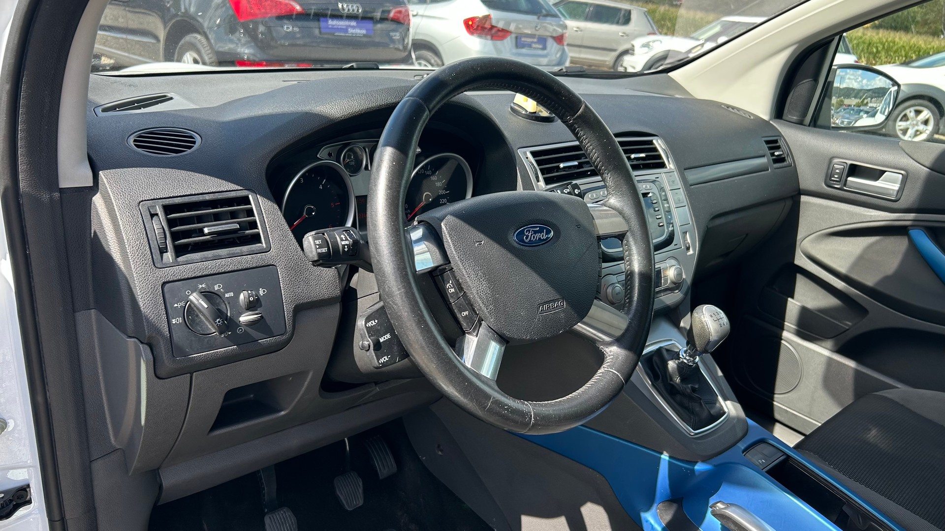 FORD Kuga 2.0 TDCi Carving 4WD-image-4