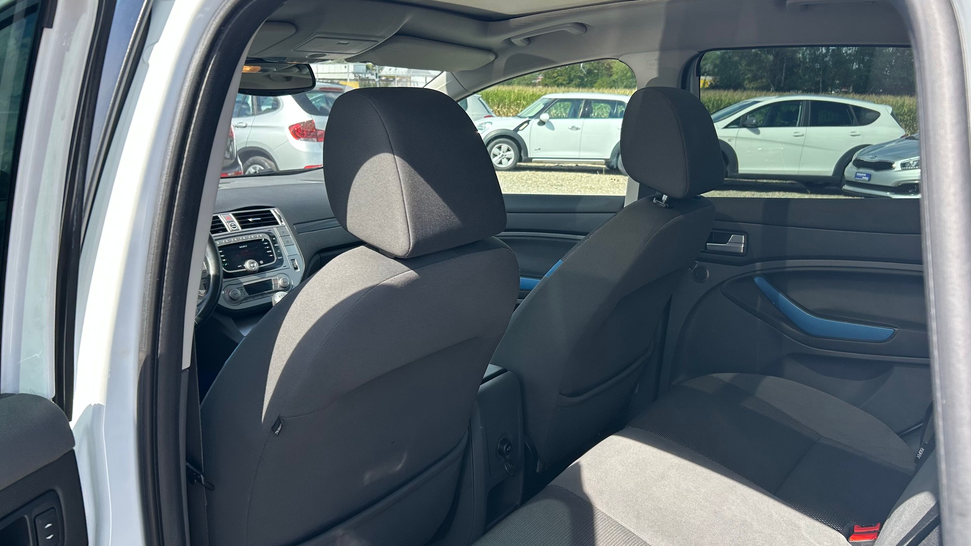 FORD Kuga 2.0 TDCi Carving 4WD-image-27