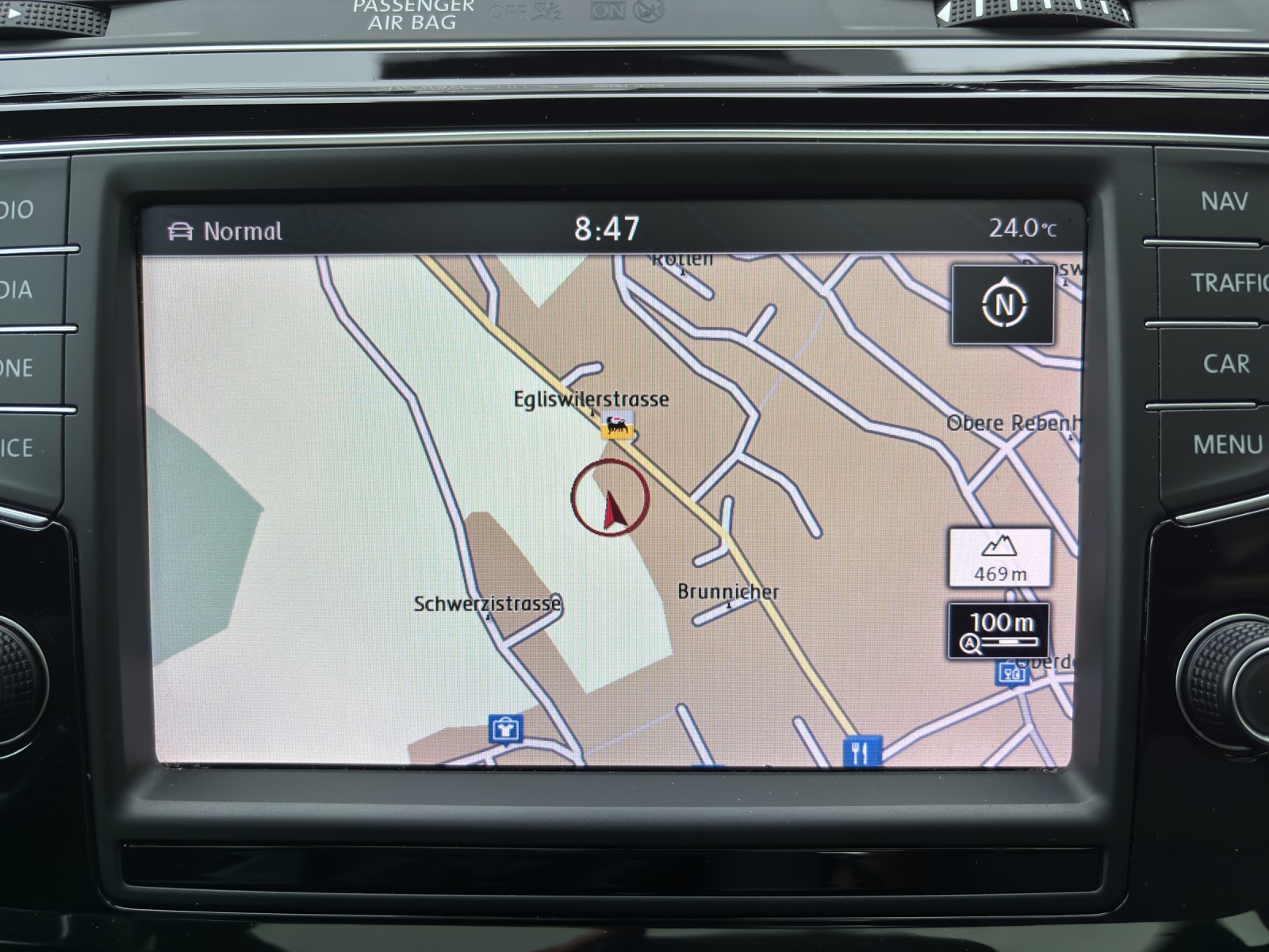 VW Touran 2.0 TDI BlueMotion Technology Highline R-Line DSG mit AHK, Panorama-Schiebedach & 7 Sitzplätzen-image-21