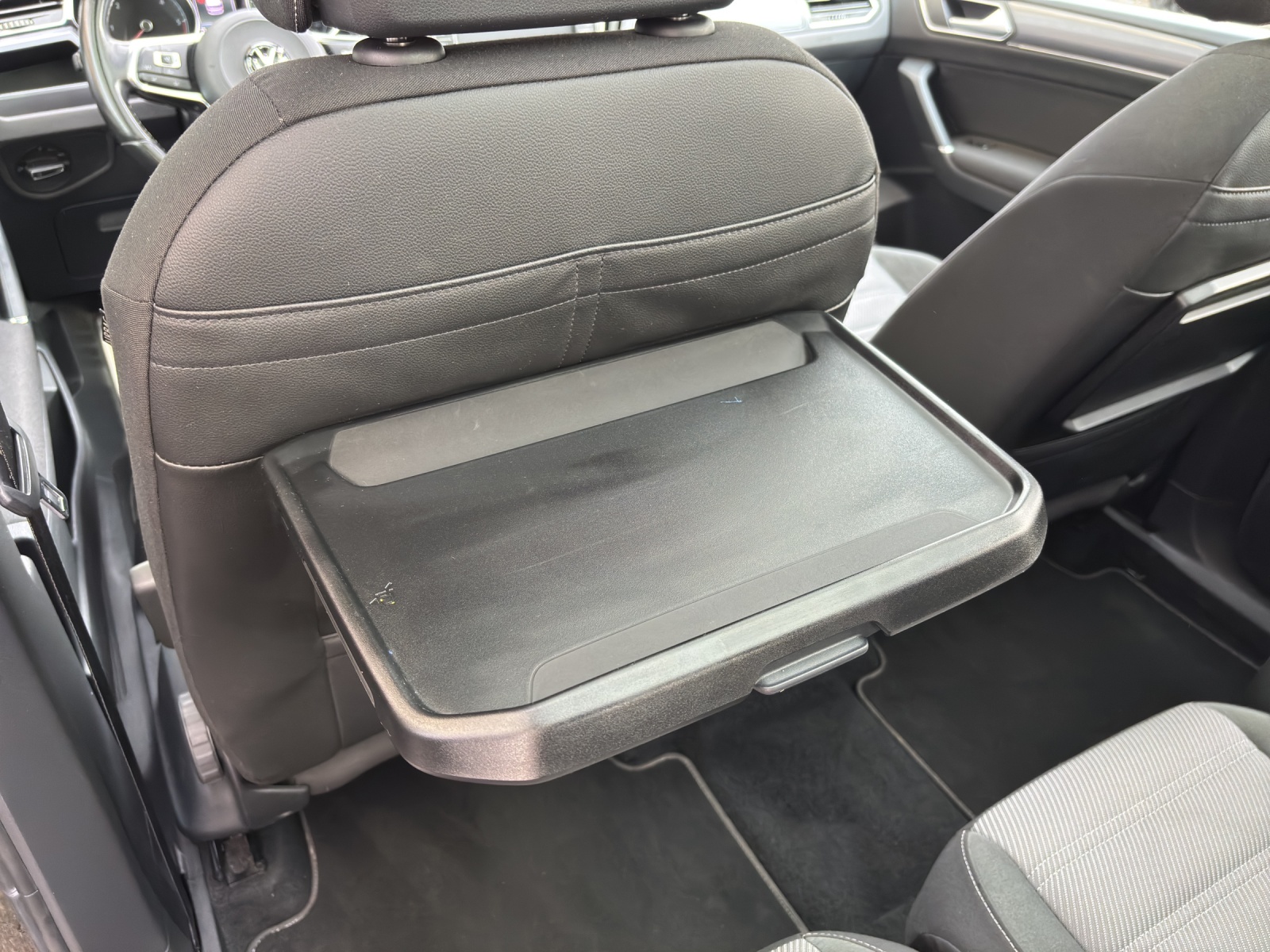 VW Touran 2.0 TDI BlueMotion Technology Highline R-Line DSG mit AHK, Panorama-Schiebedach & 7 Sitzplätzen-image-27