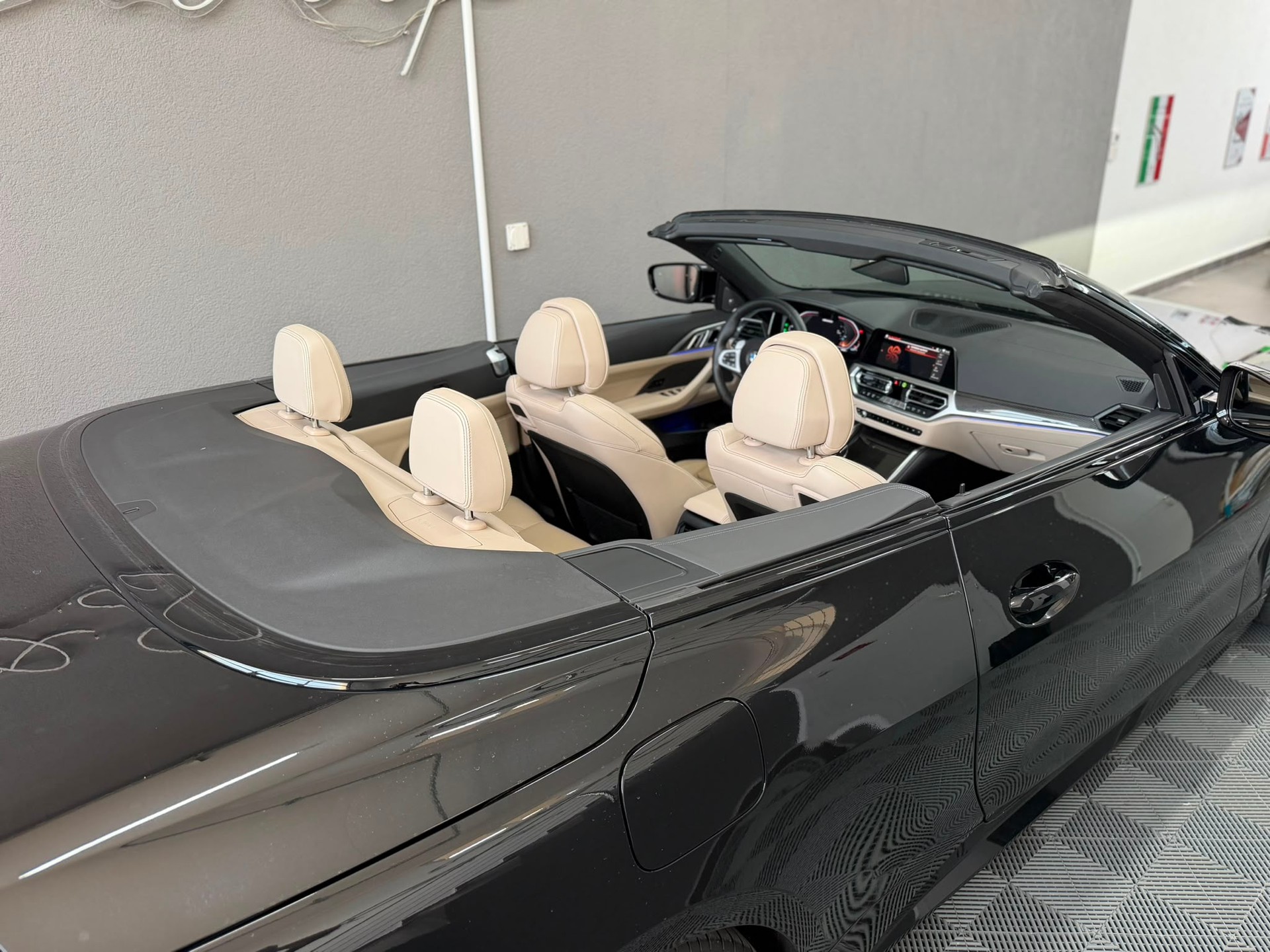 BMW M440i xDrive 48V Cabriolet Steptronic-image-5