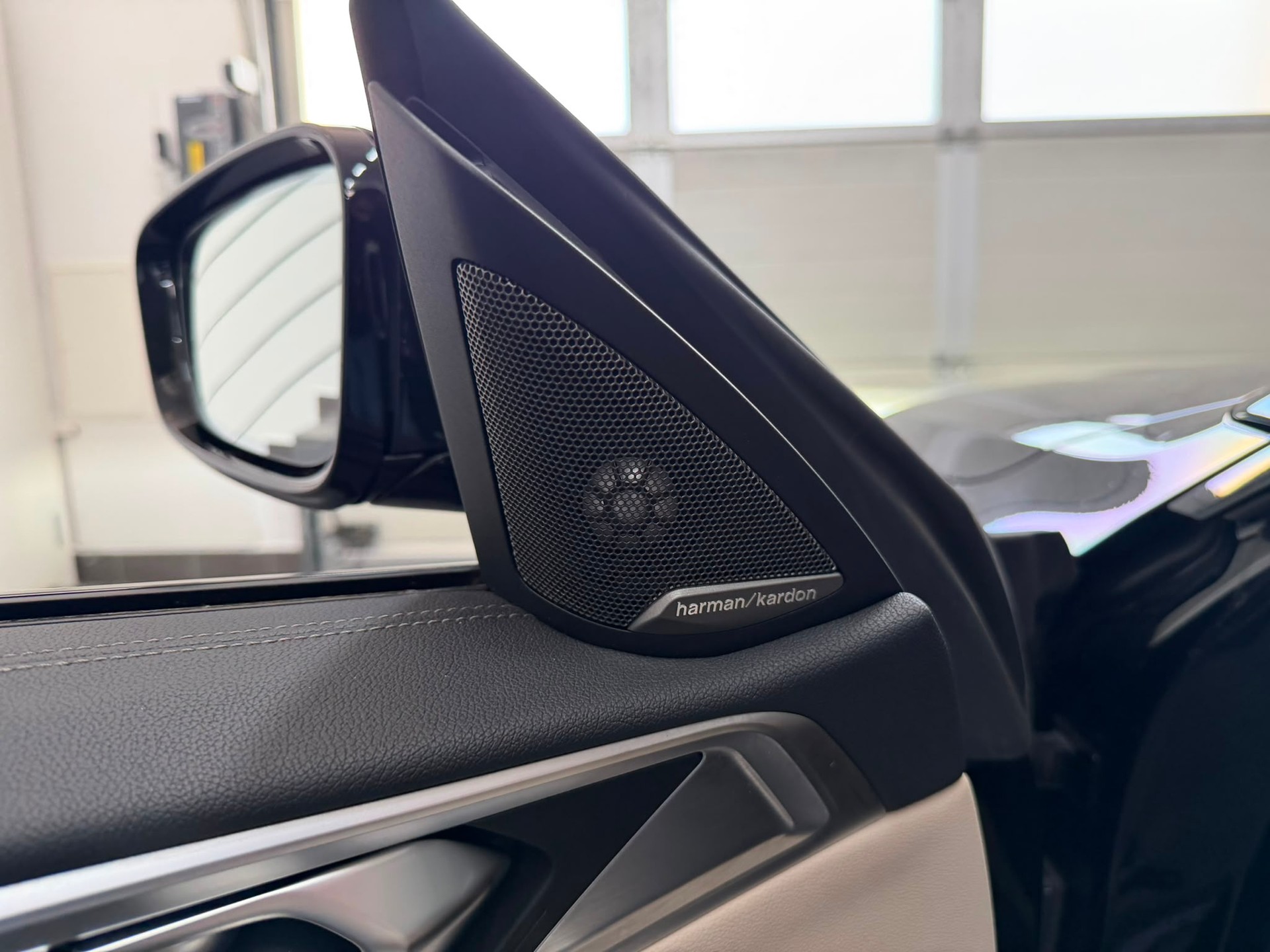 BMW M440i xDrive 48V Cabriolet Steptronic-image-17