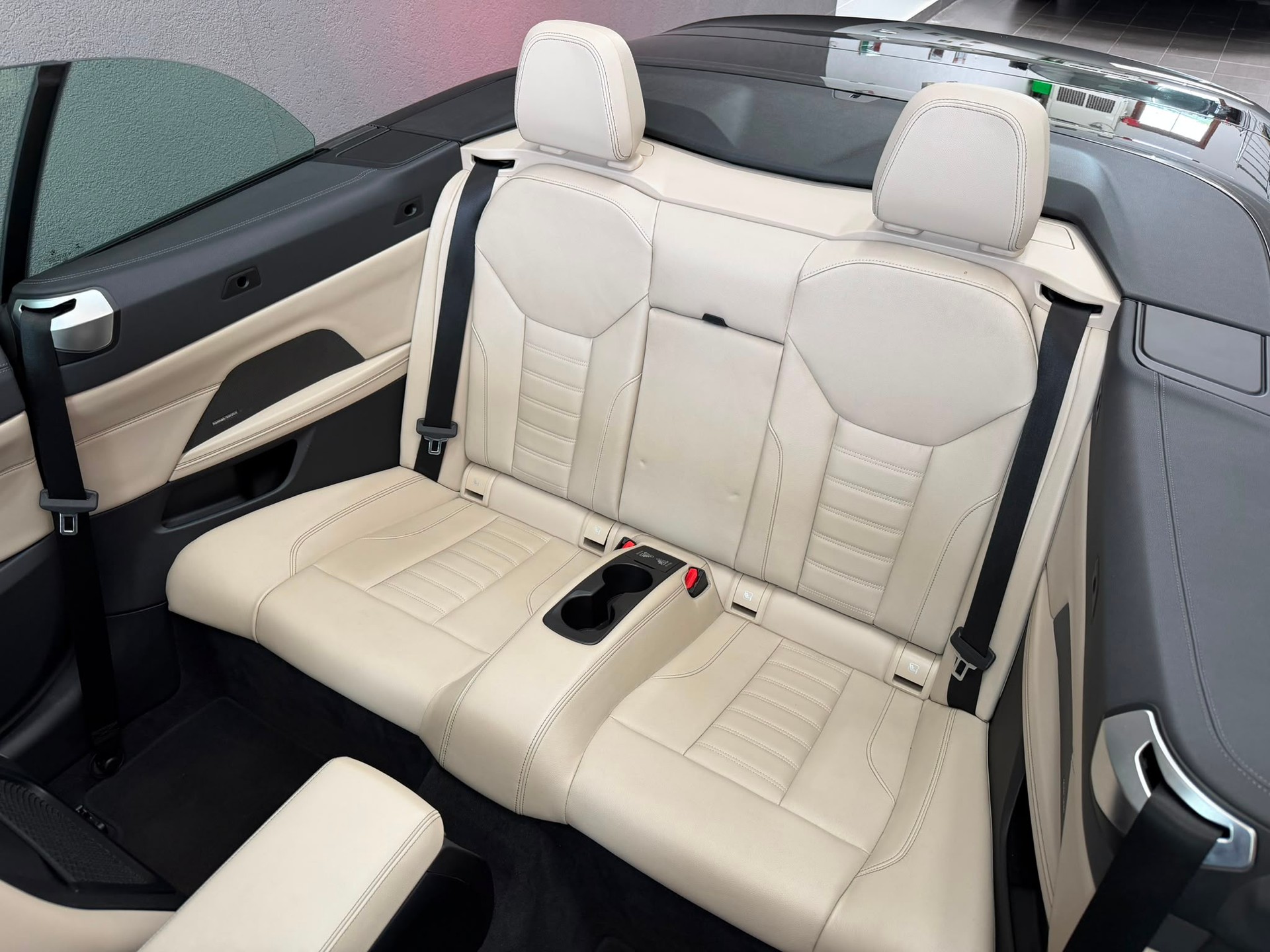 BMW M440i xDrive 48V Cabriolet Steptronic-image-10