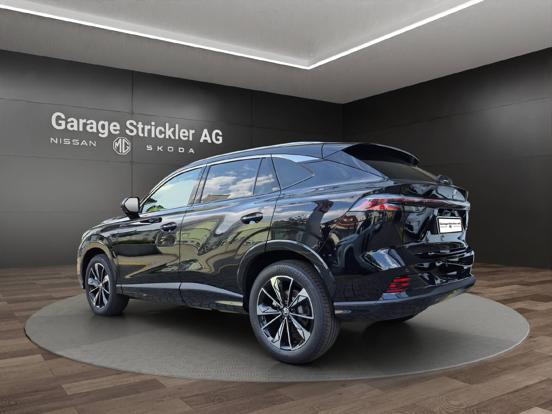 MG HS 1.5 Hybrid Luxury-showroom-element-2