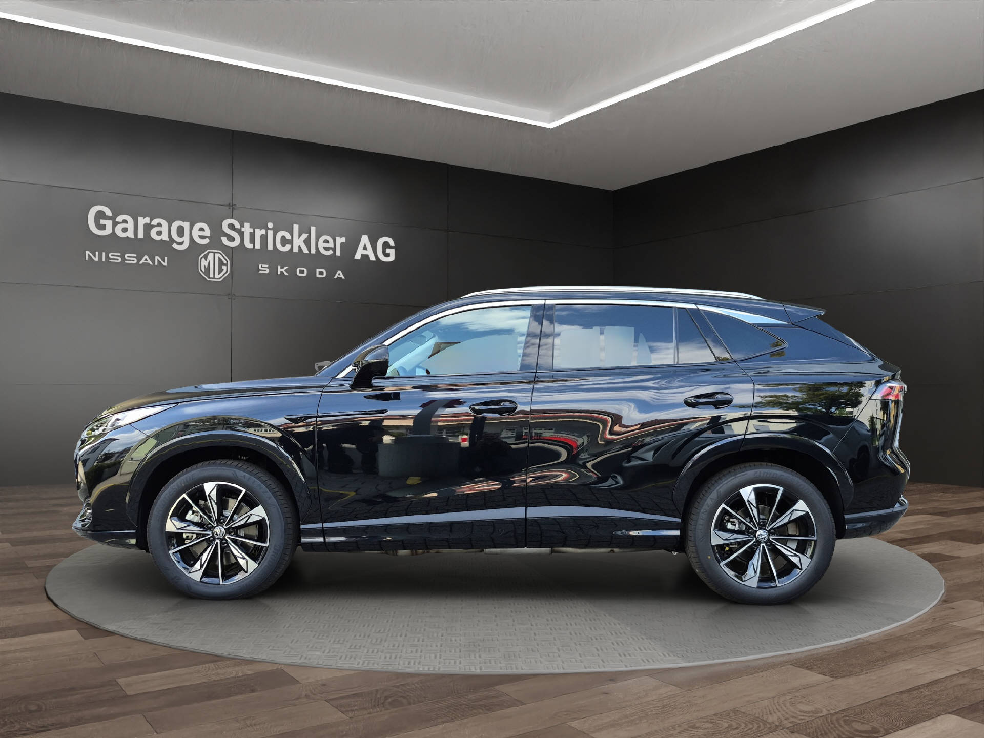 MG HS 1.5 Hybrid Luxury-showroom-element-1