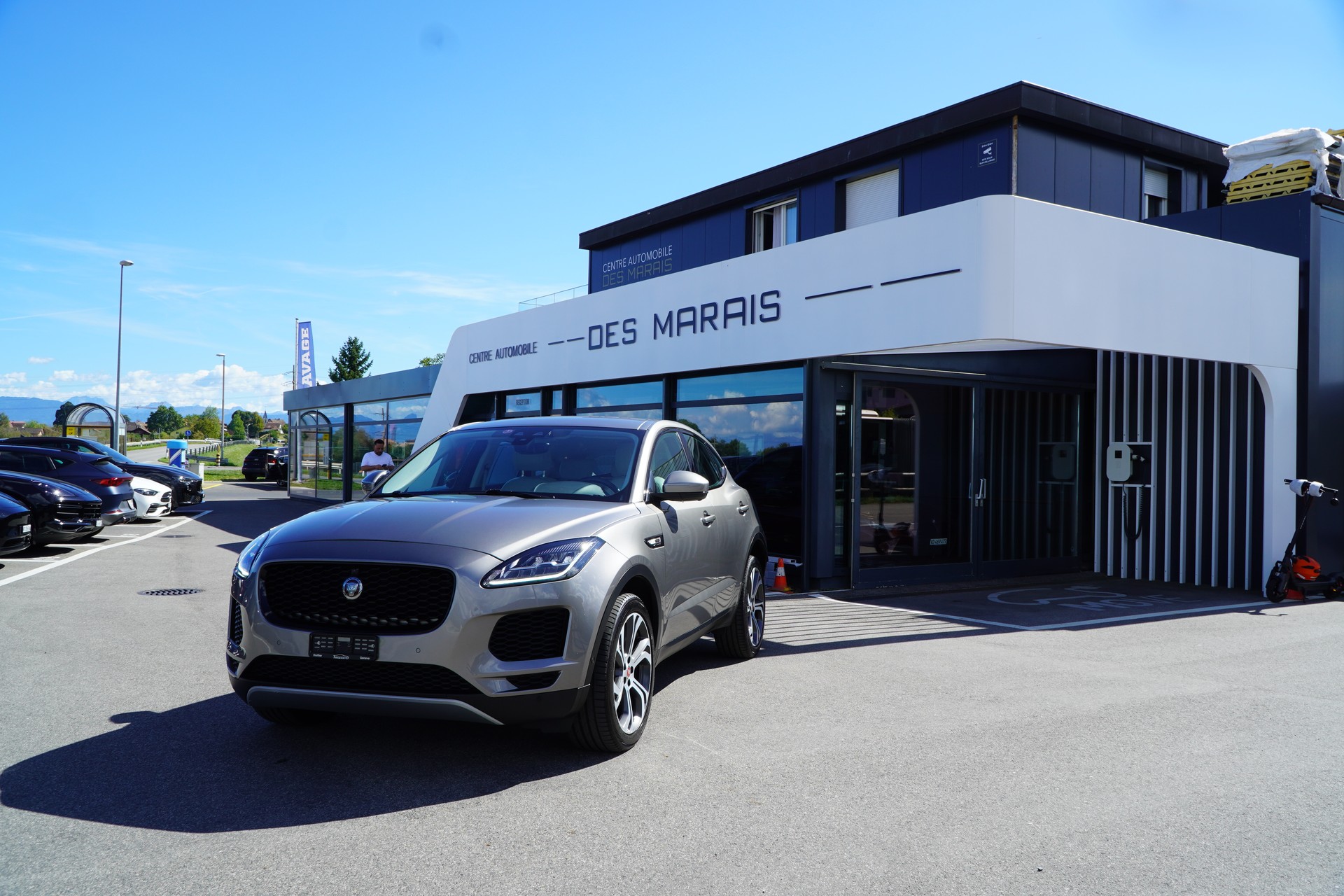 JAGUAR E-Pace 2.0 P200 HSE AWD Automatik-showroom-element-3