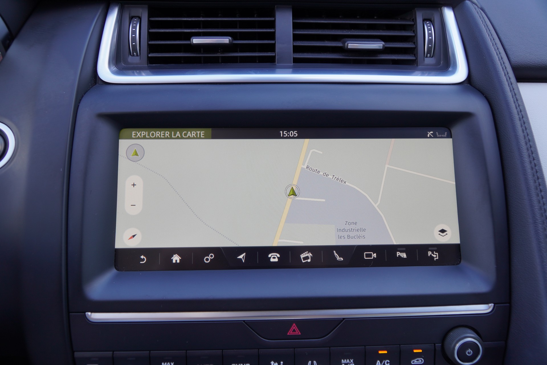 JAGUAR E-Pace 2.0 P200 HSE AWD Automatik-image-17