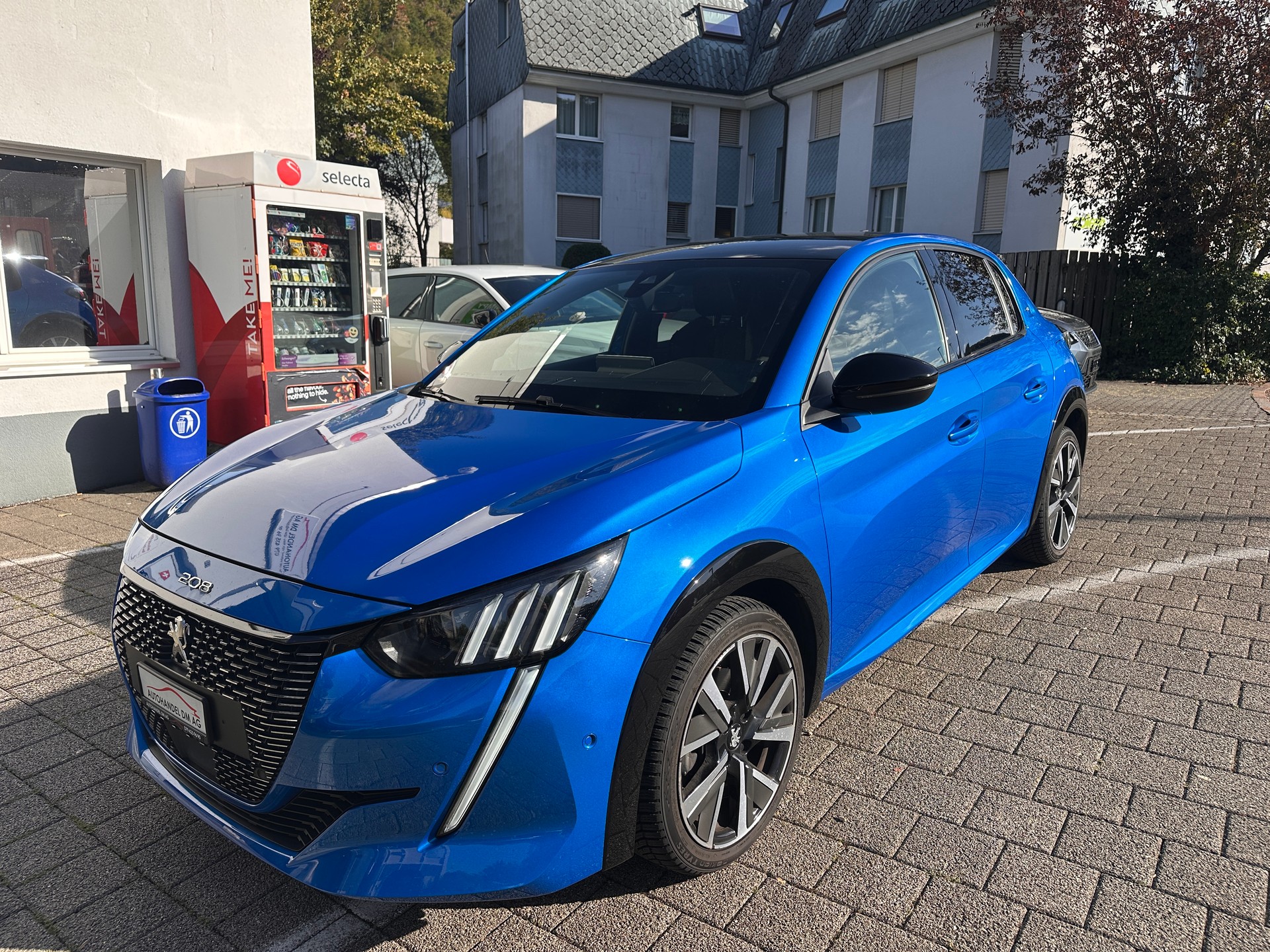 PEUGEOT 208 1.2 PureTech GT EAT8-showroom-element-1