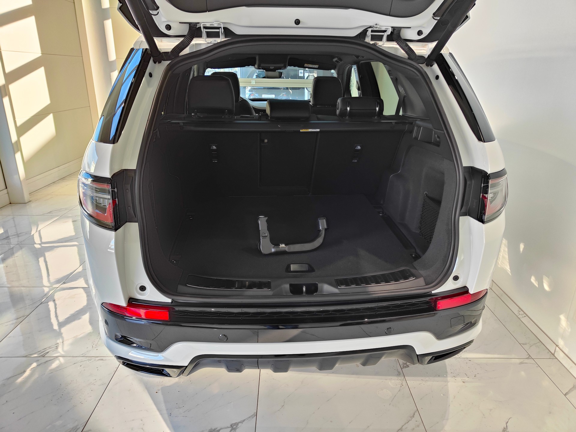 LAND ROVER Discovery Sport R Dyn P300e 1.5 PHEV SE AT8-image-7