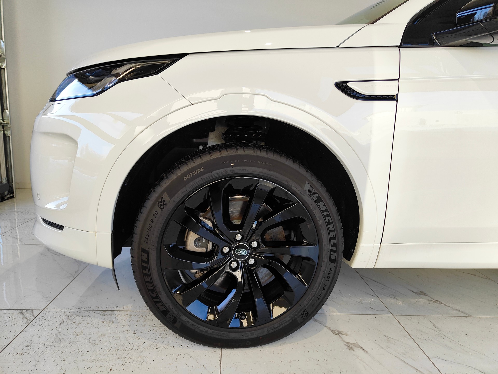 LAND ROVER Discovery Sport R Dyn P300e 1.5 PHEV SE AT8-image-10