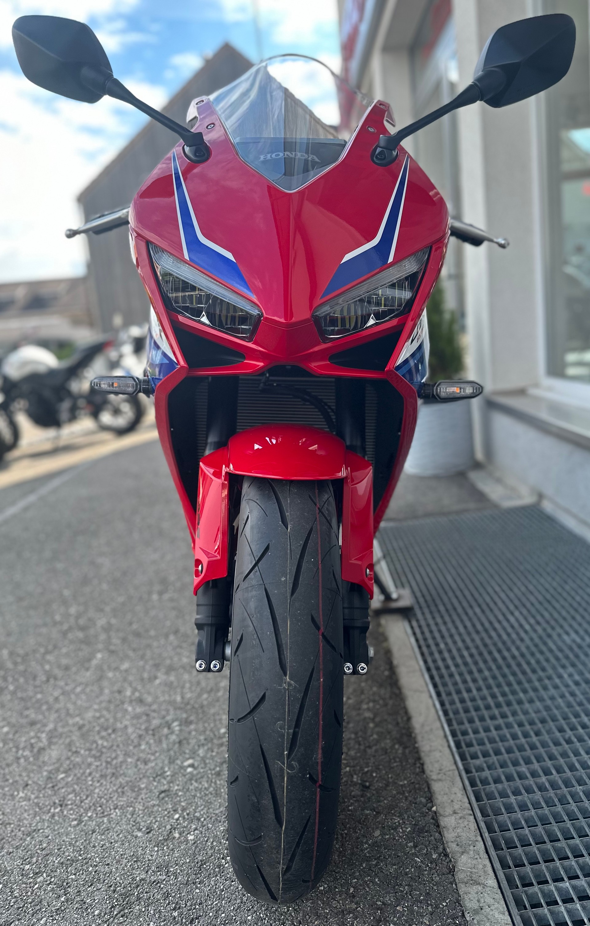 HONDA CBR 650 R E-Clutch 2026-image-1