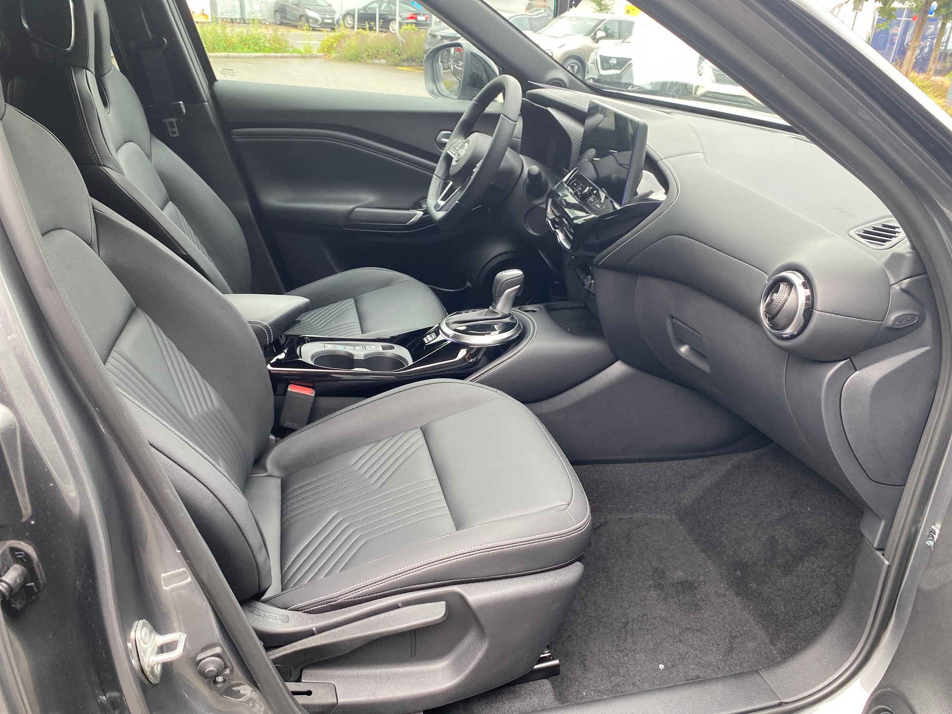 NISSAN Juke 1.6 FHEV Tekna-image-13