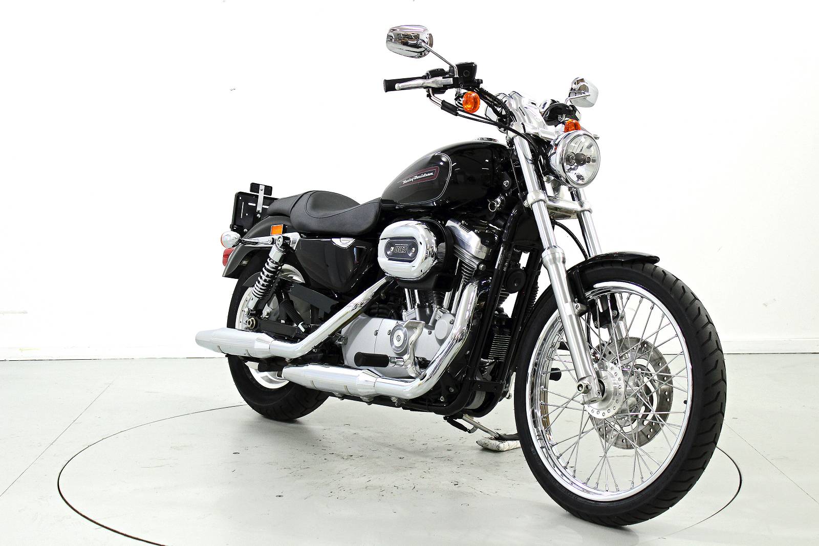 HARLEY-DAVIDSON XL 883 C-image-1