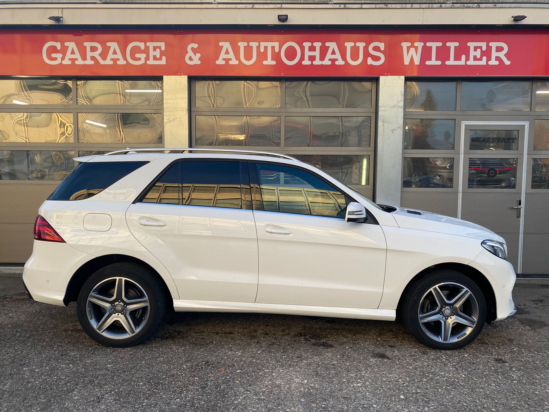 MERCEDES-BENZ GLE 350 d AMG Line 4matic-image-3