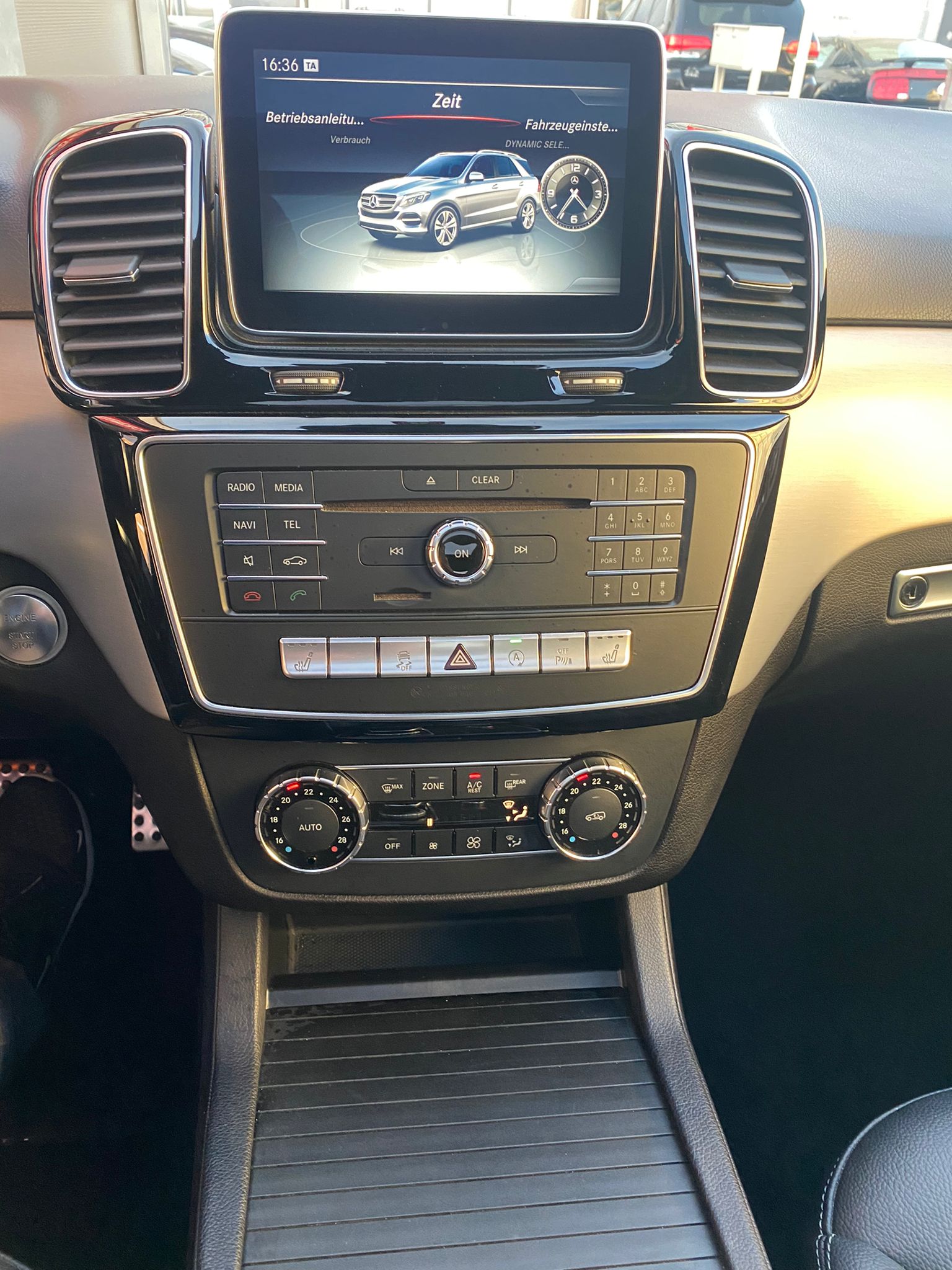 MERCEDES-BENZ GLE 350 d AMG Line 4matic-image-12